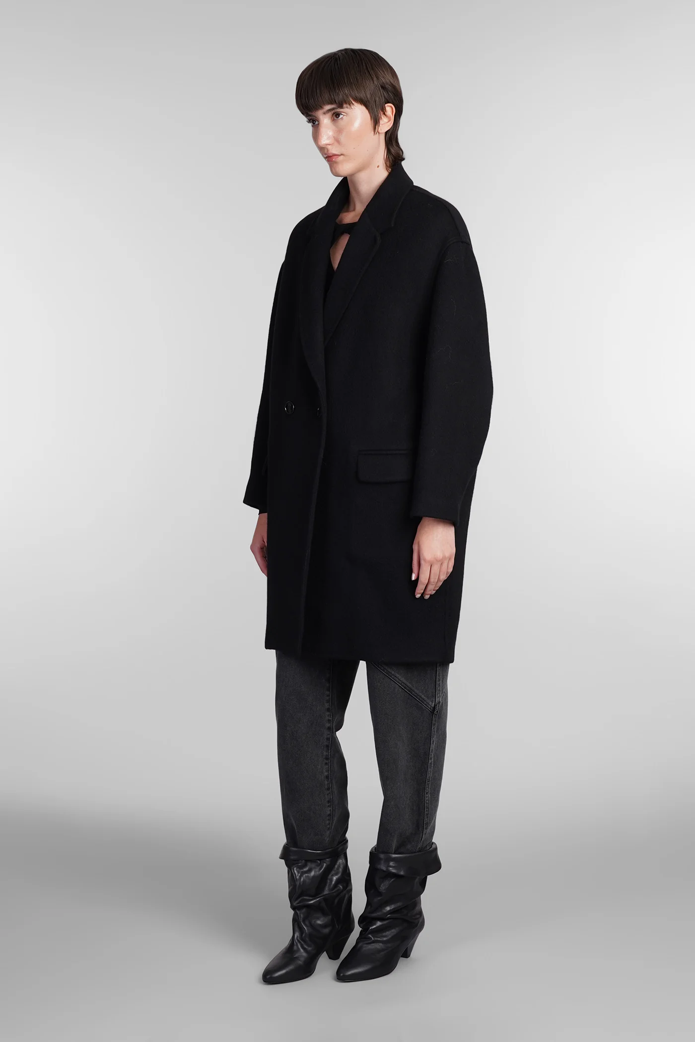 Efegozi Coat in black wool - Image 4