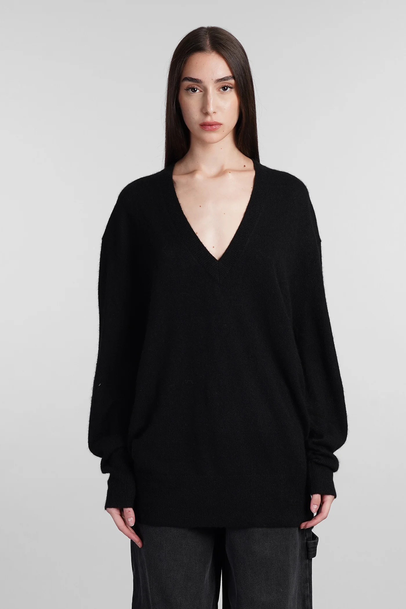 Larana Knitwear in black wool