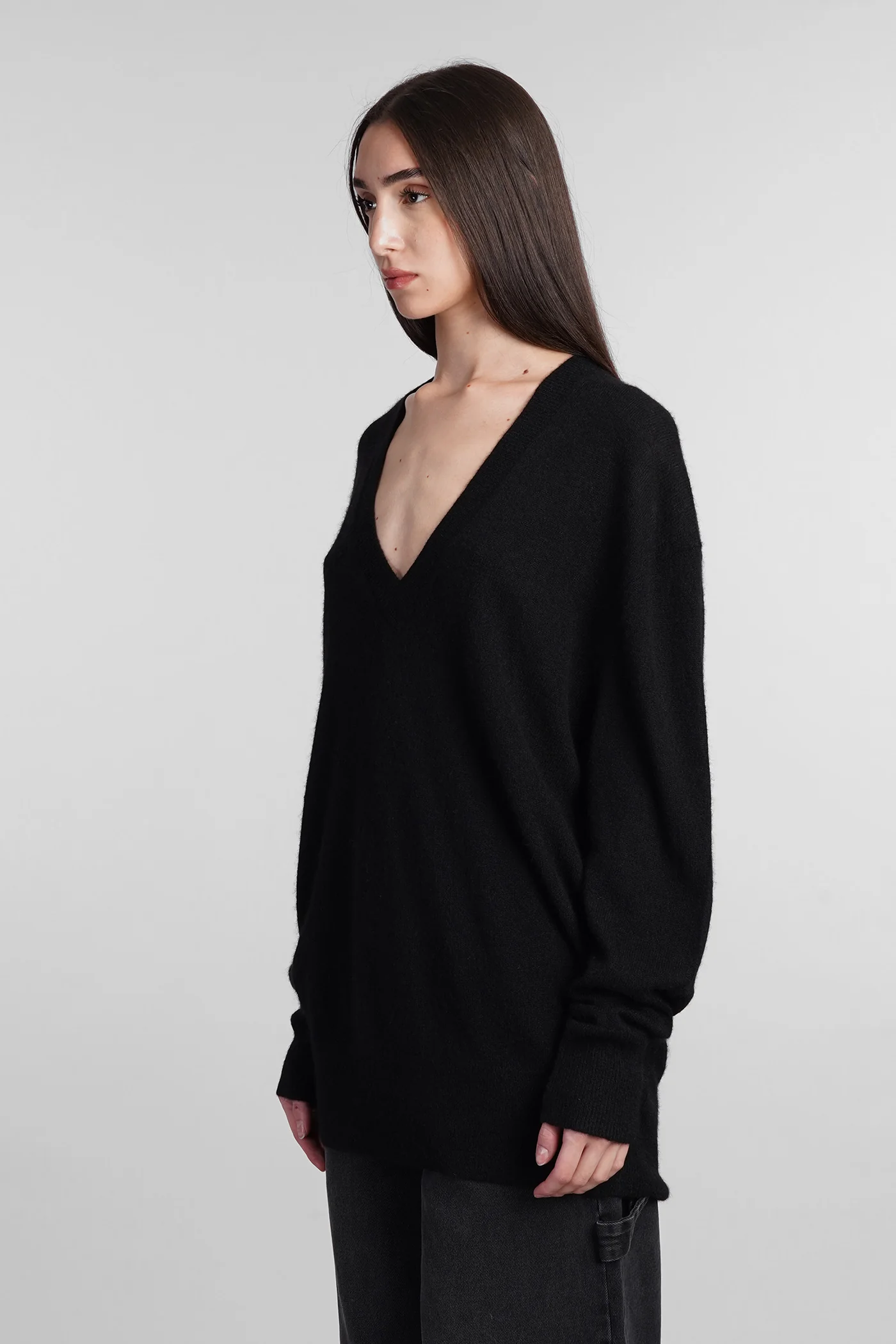 Larana Knitwear in black wool - Image 3