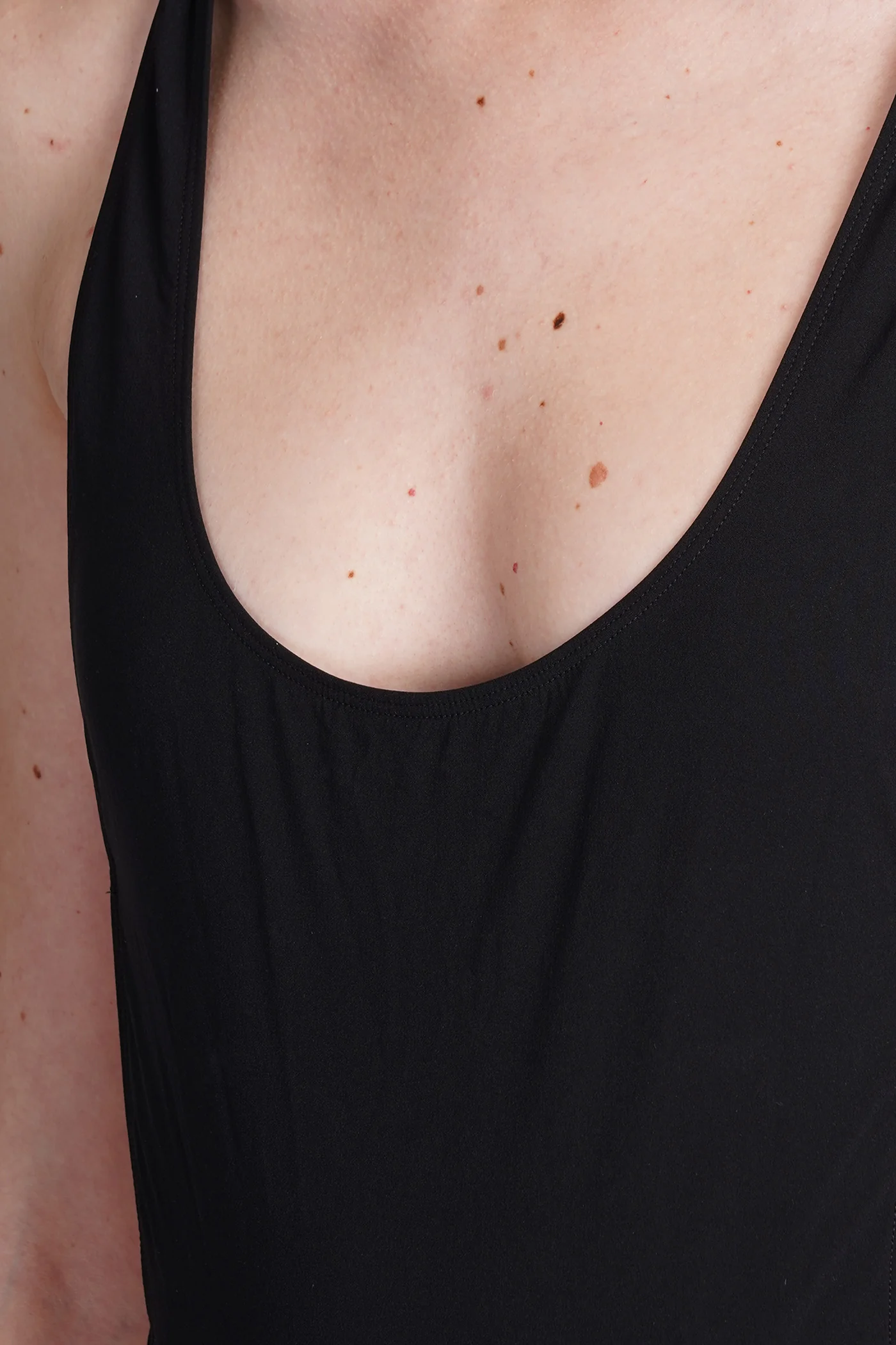 Tenisia Beachwear in black polyamide - Image 4