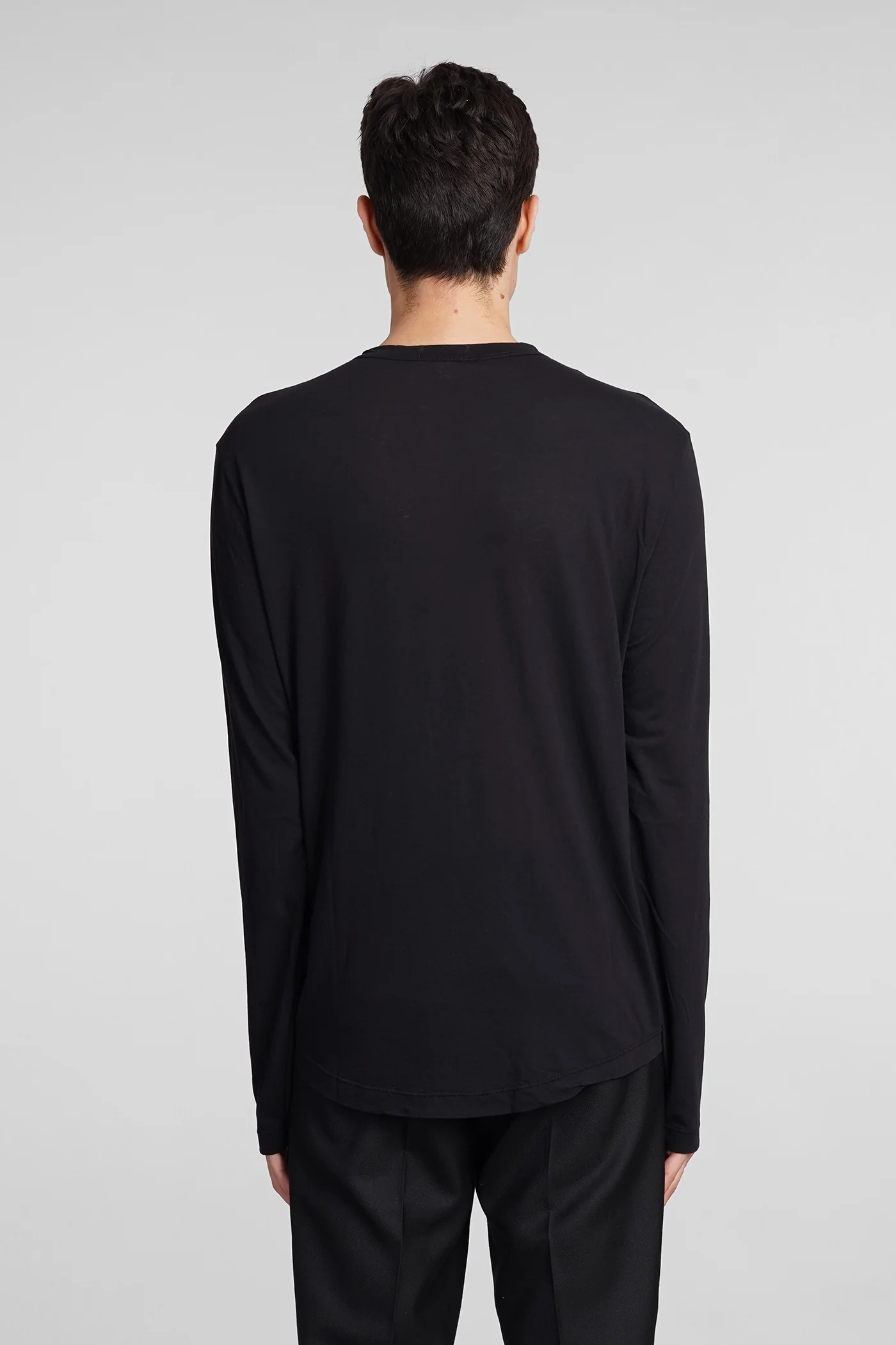 in black cotton - Image 3