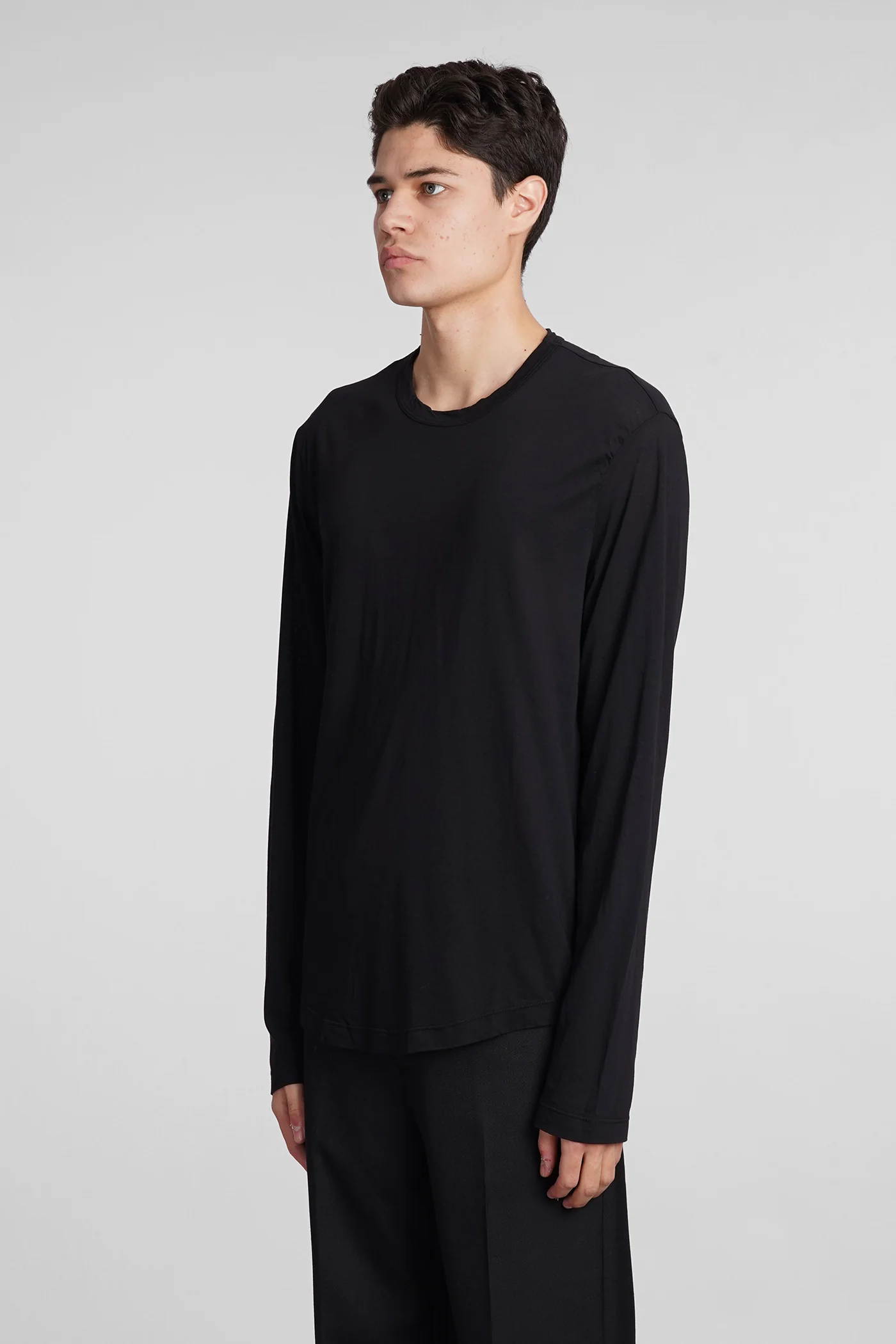 in black cotton - Image 4