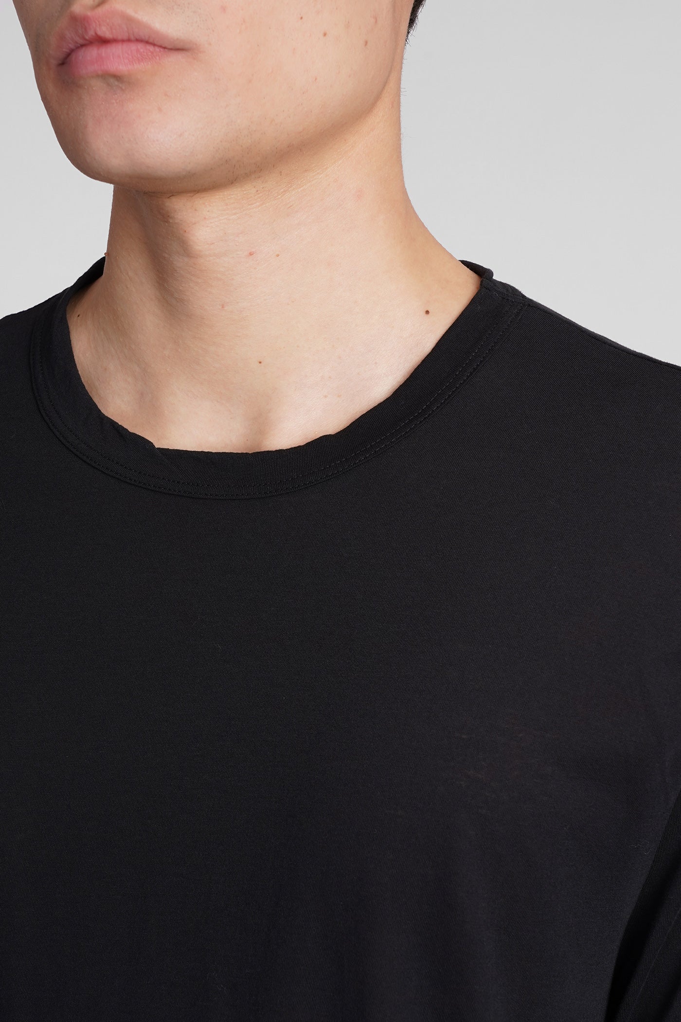in black cotton - Image 5