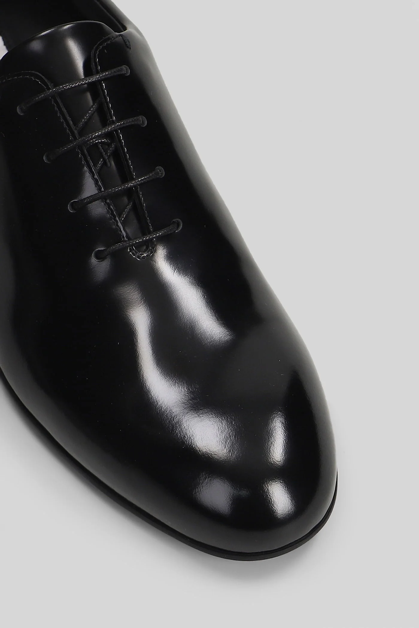 Lace up shoes in black leather - Image 5