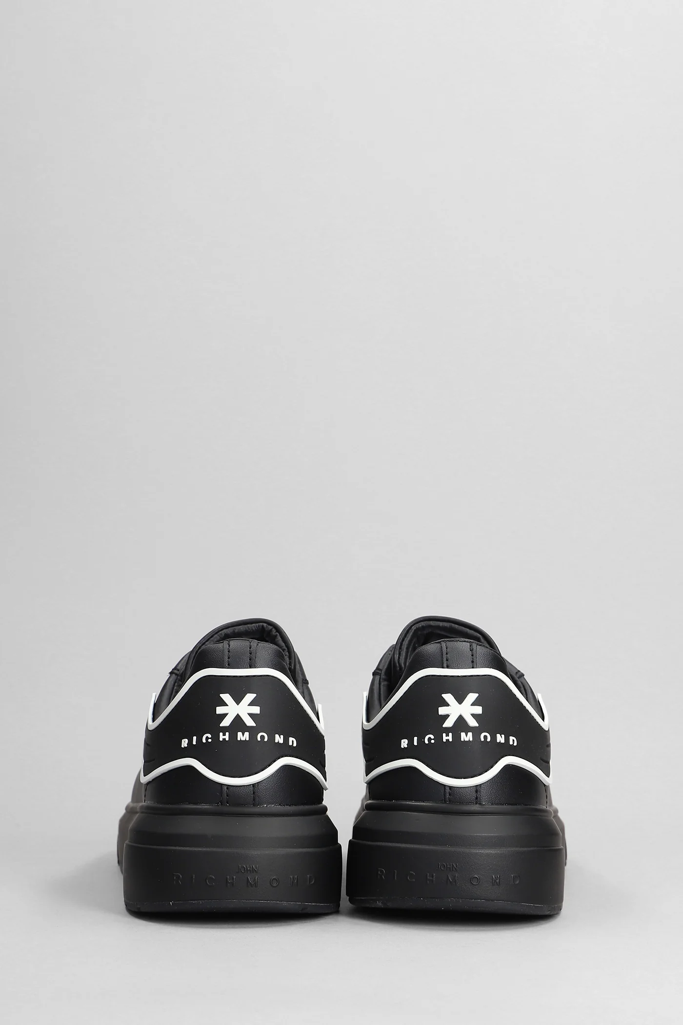 Sneakers in black leather - Image 4