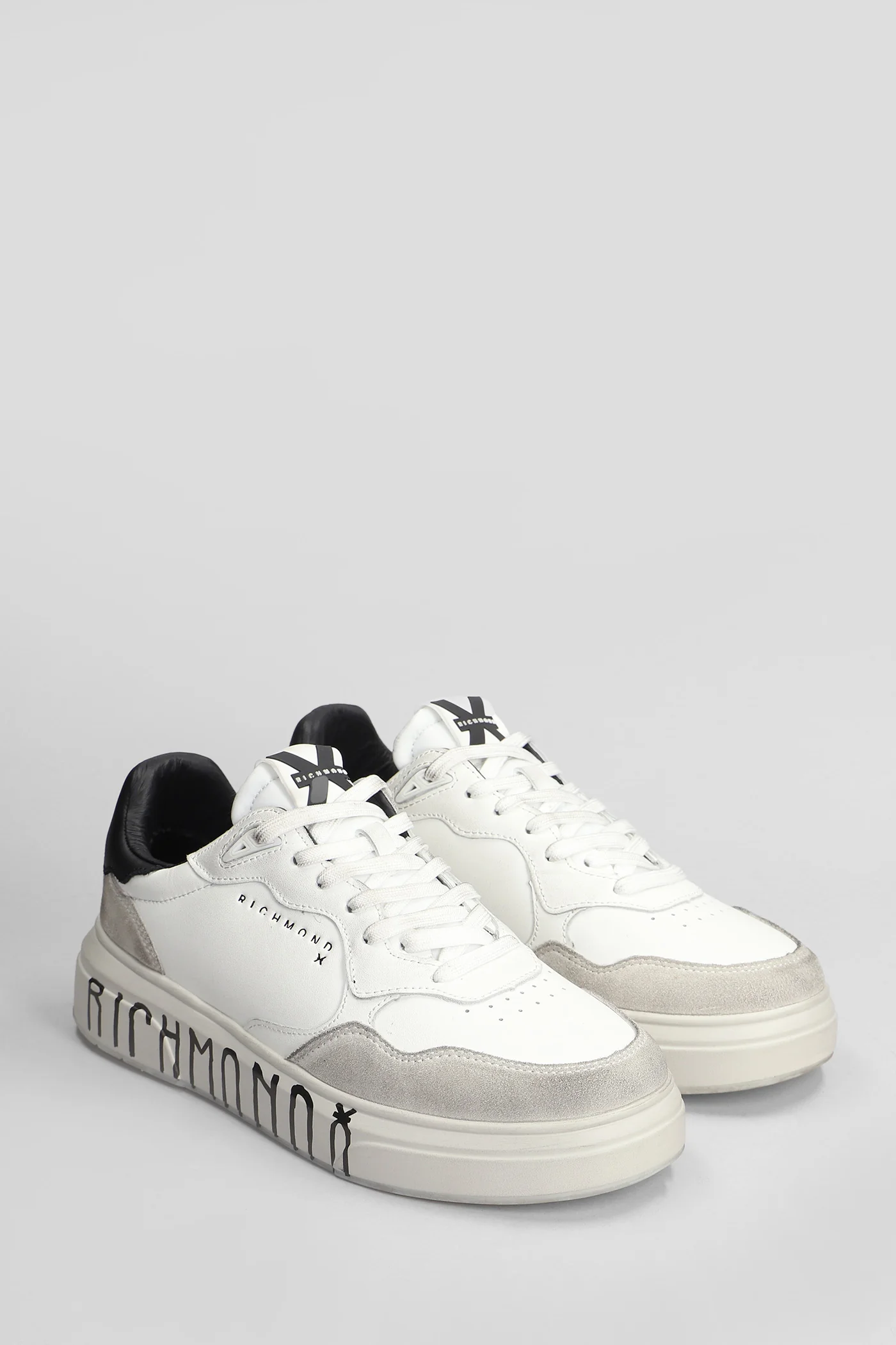 Sneakers in grey leather - Image 2