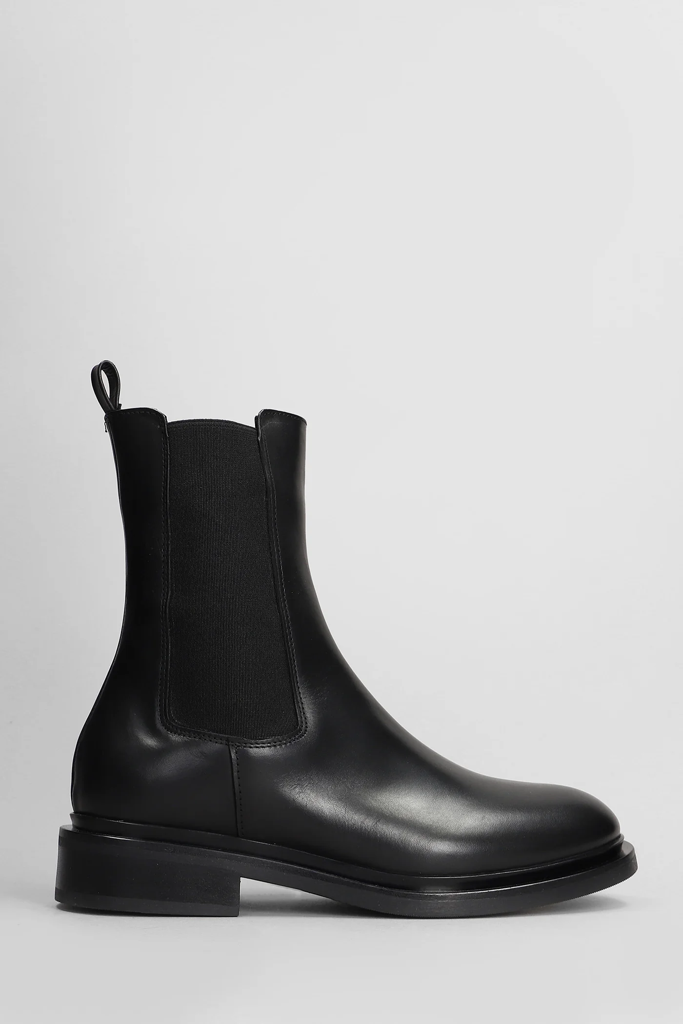 Combat boots in black leather