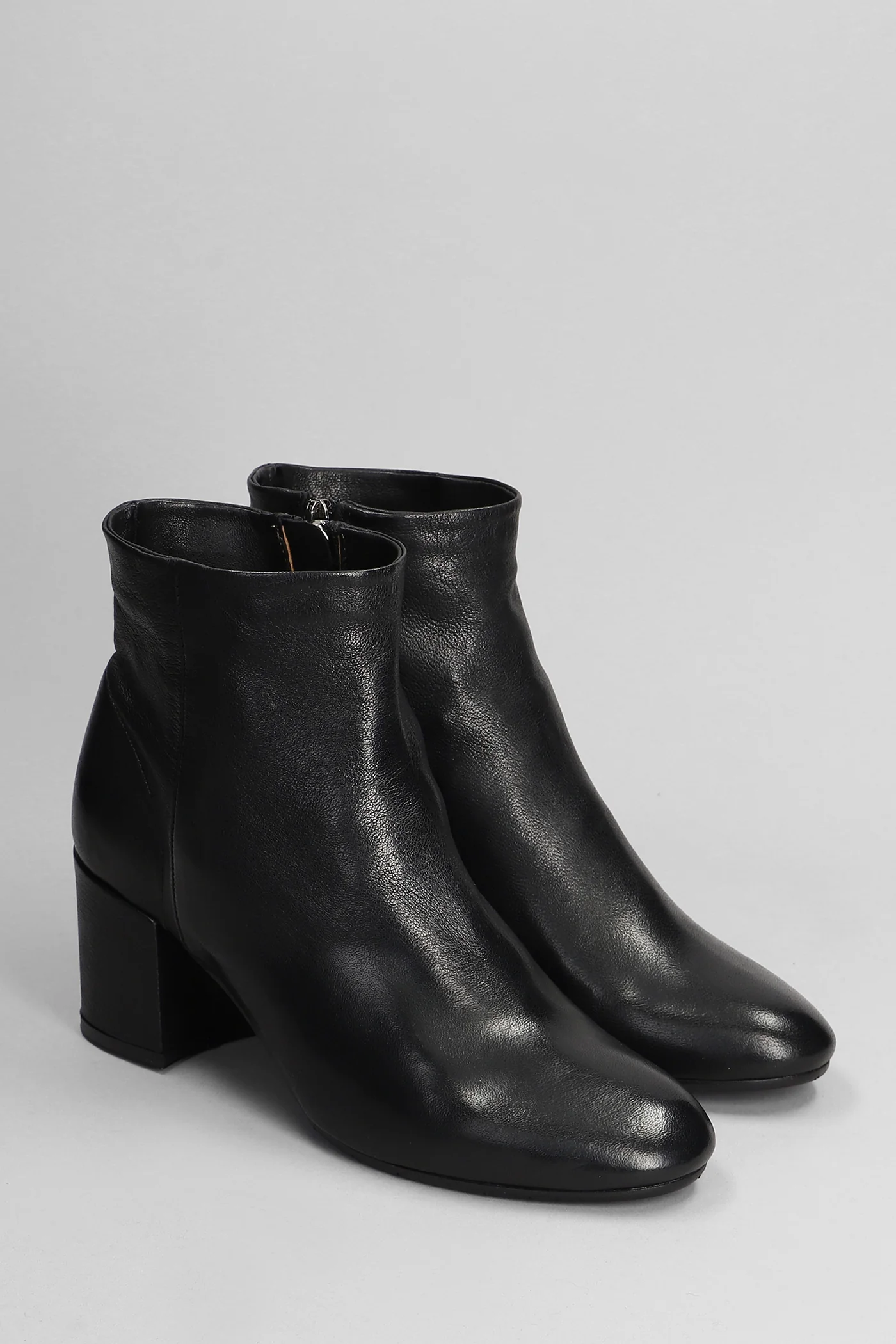 High heels Ankle boots in black leather - Image 2