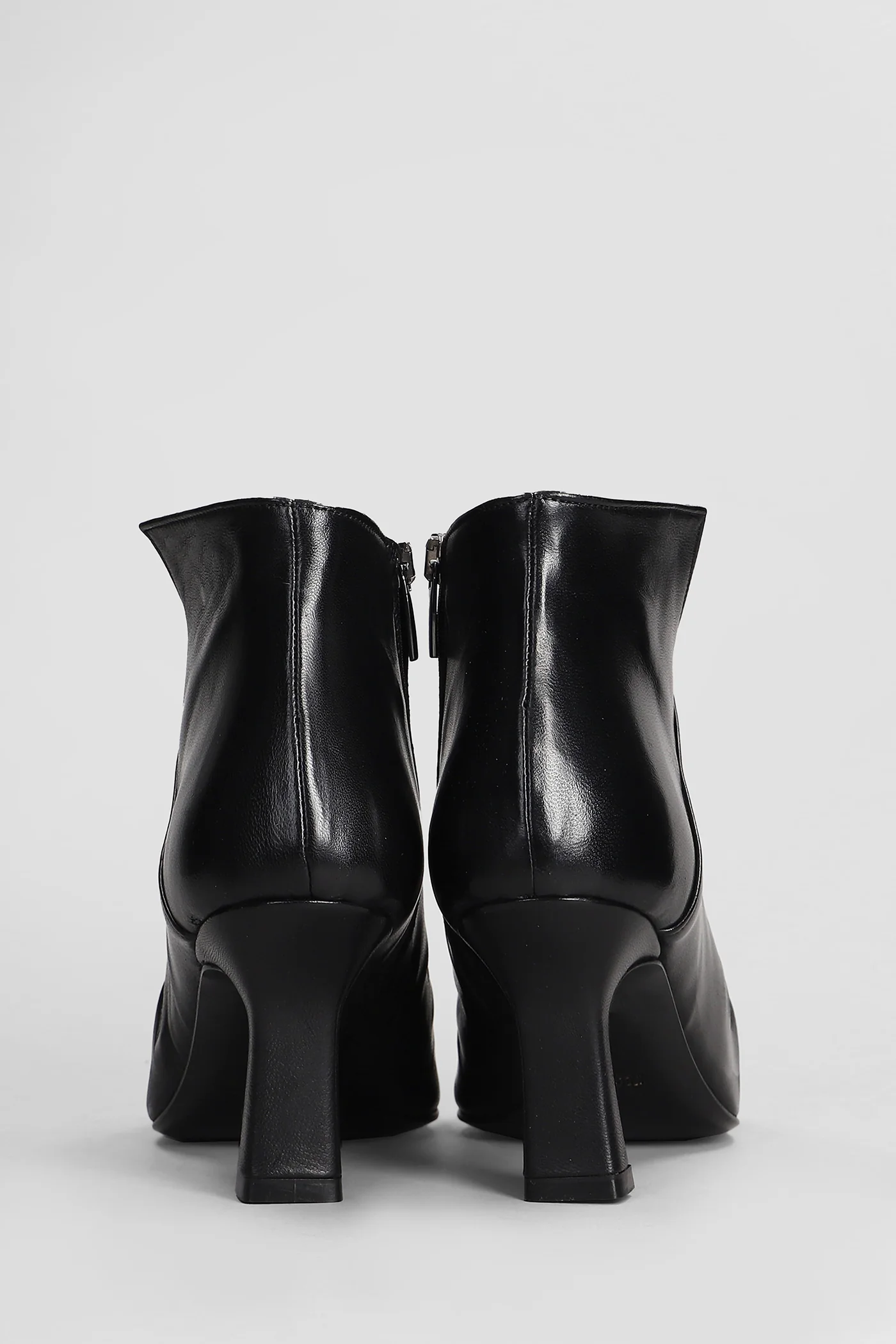 High heels Ankle boots in black leather - Image 4