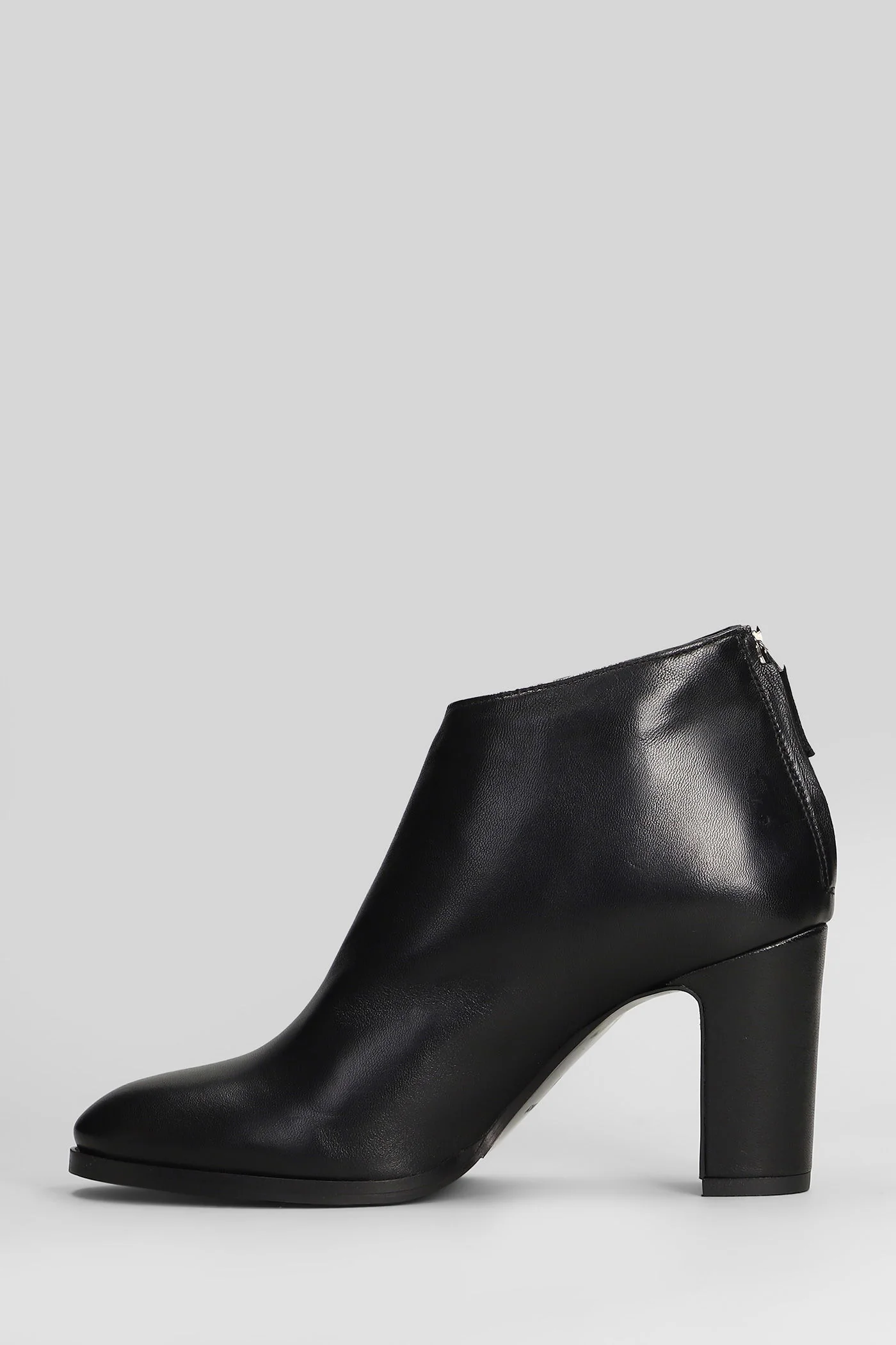 High heels Ankle boots in black leather - Image 3