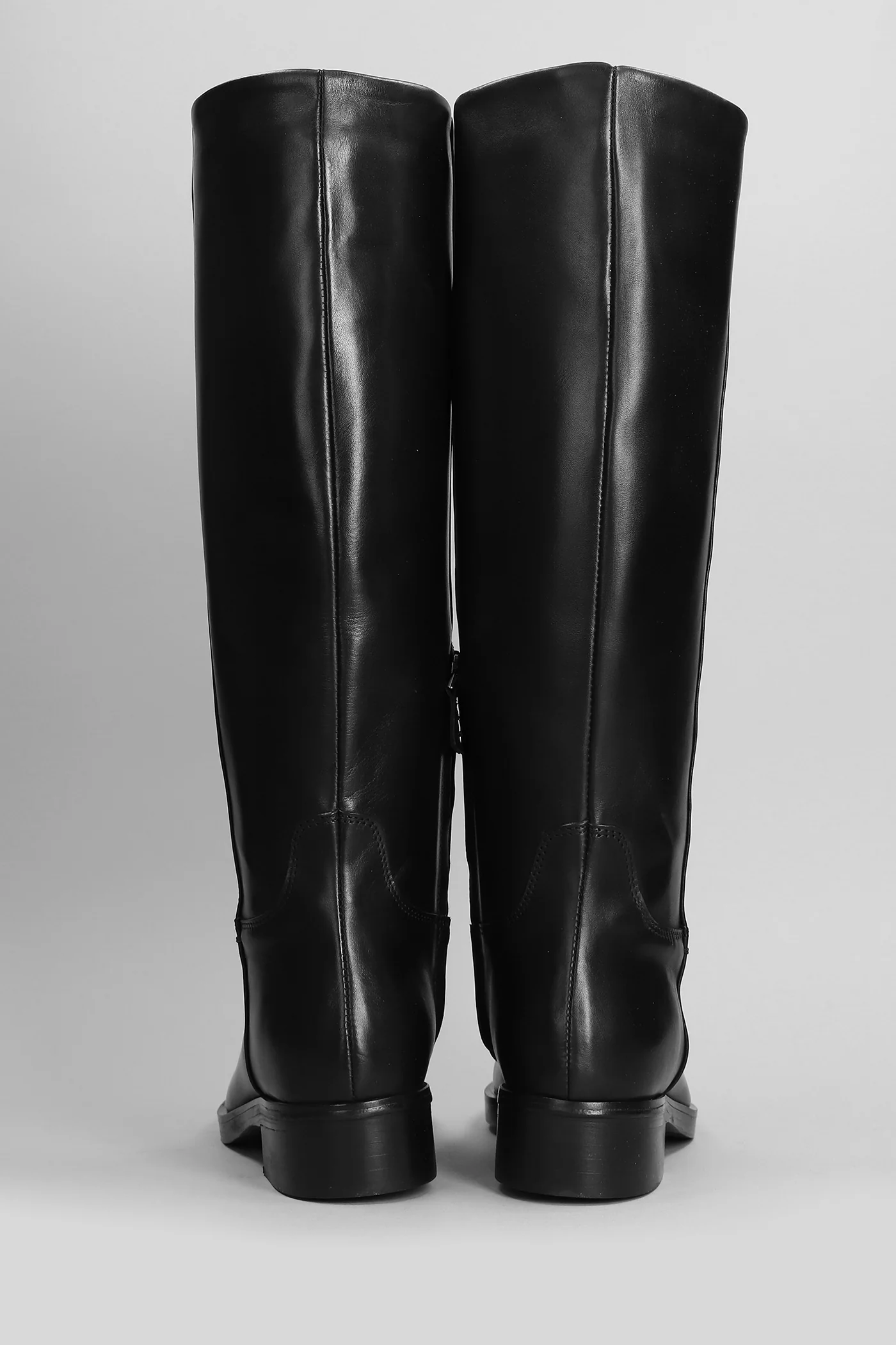 High heels boots in black leather - Image 4