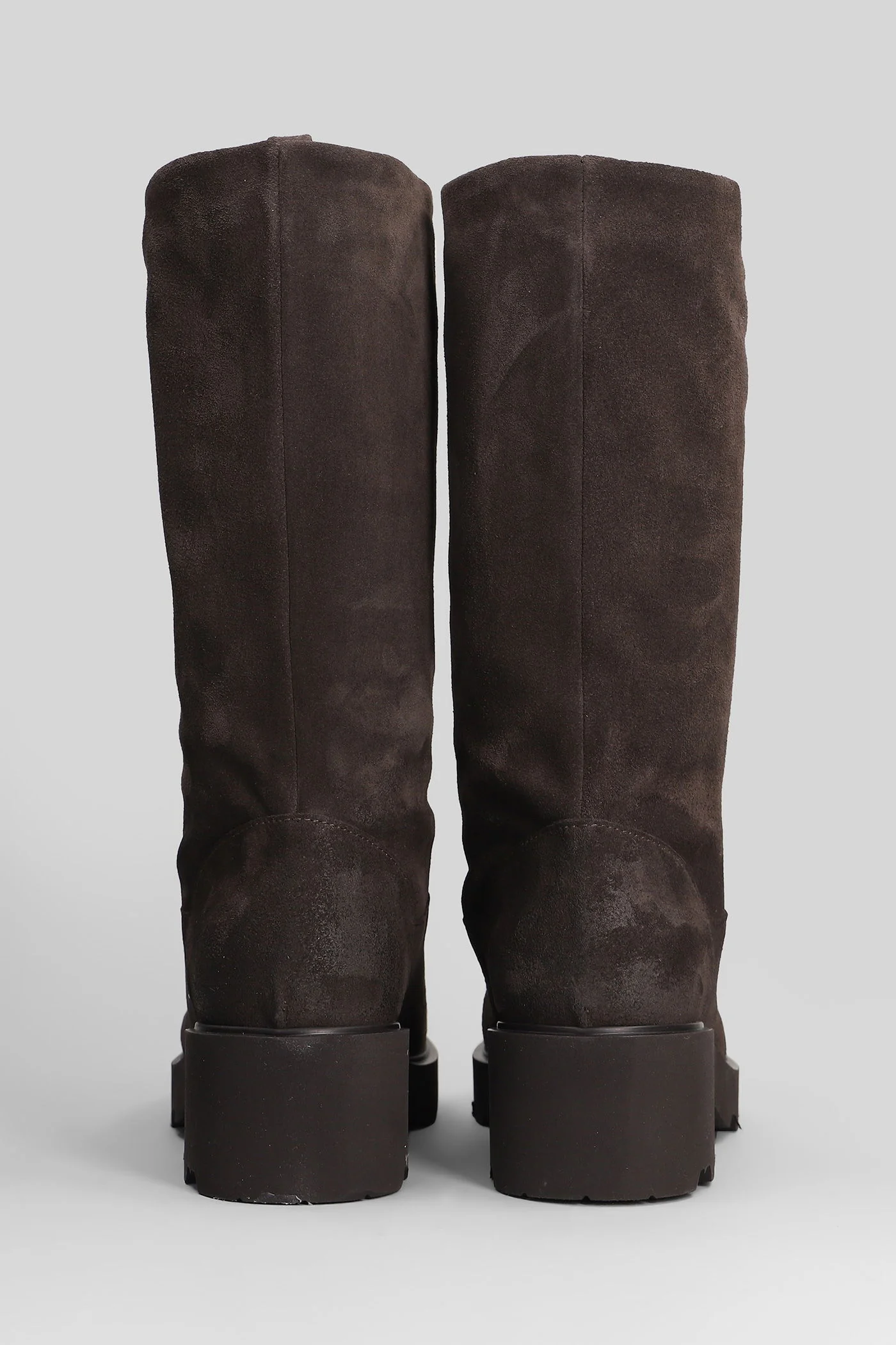 low heels Ankle boots in brown suede - Image 4