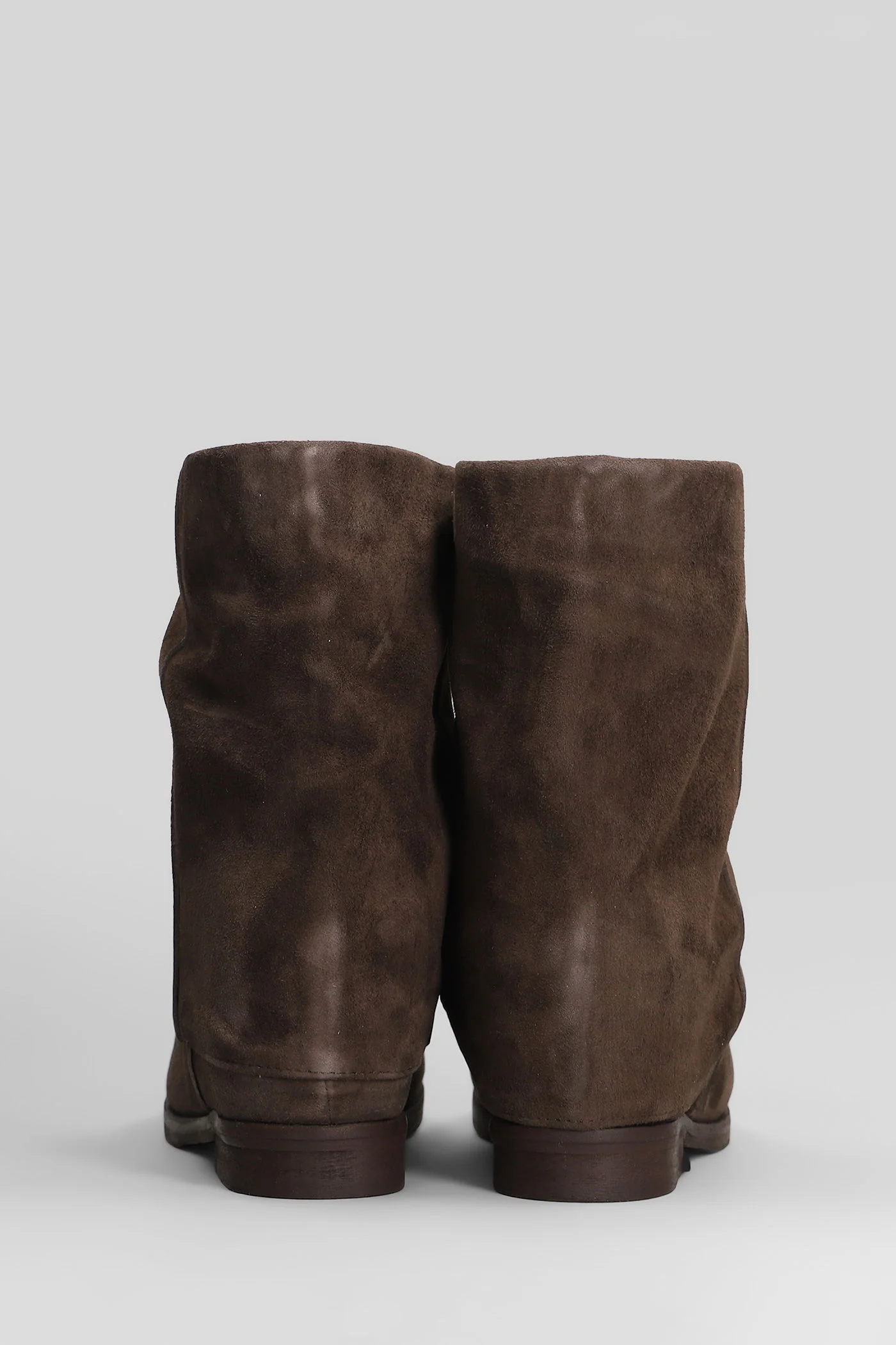 low heels Ankle boots in brown suede - Image 4