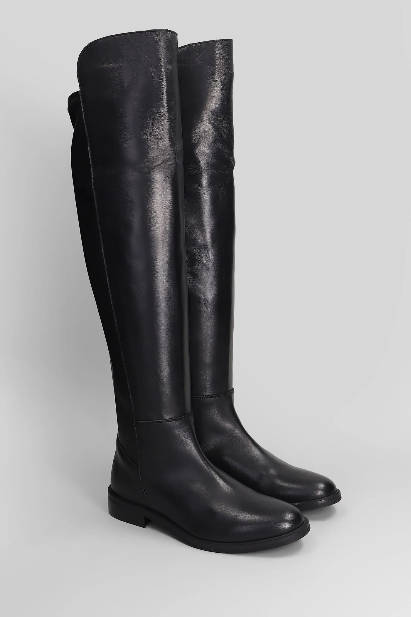 low heels boots in black leather - Image 2