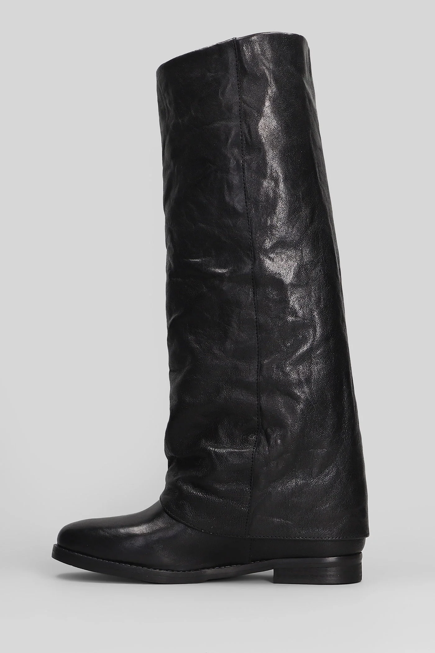 low heels boots in black leather - Image 3