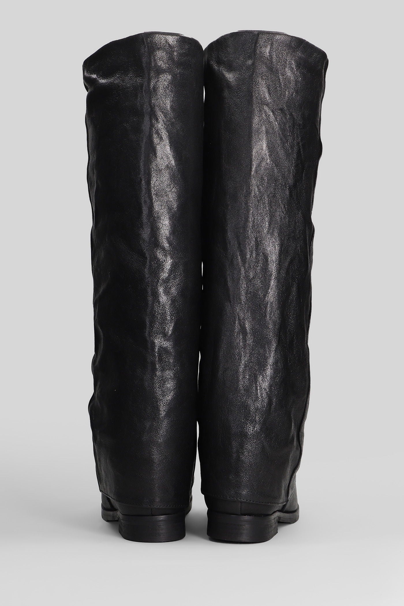 low heels boots in black leather - Image 4