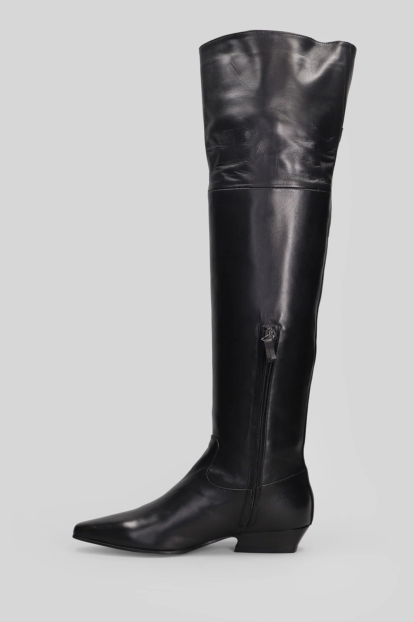low heels boots in black leather - Image 3