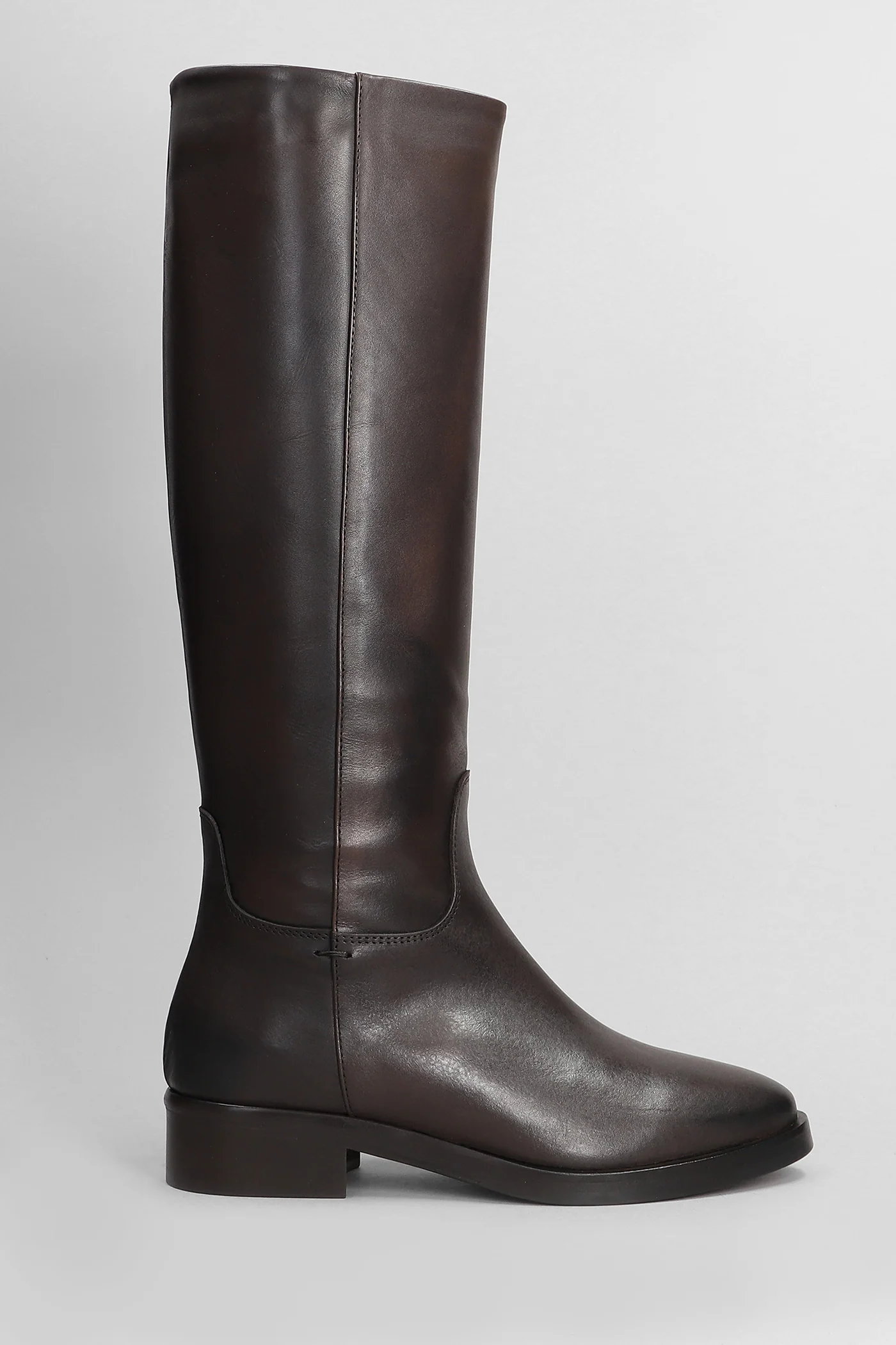 low heels boots in dark brown leather