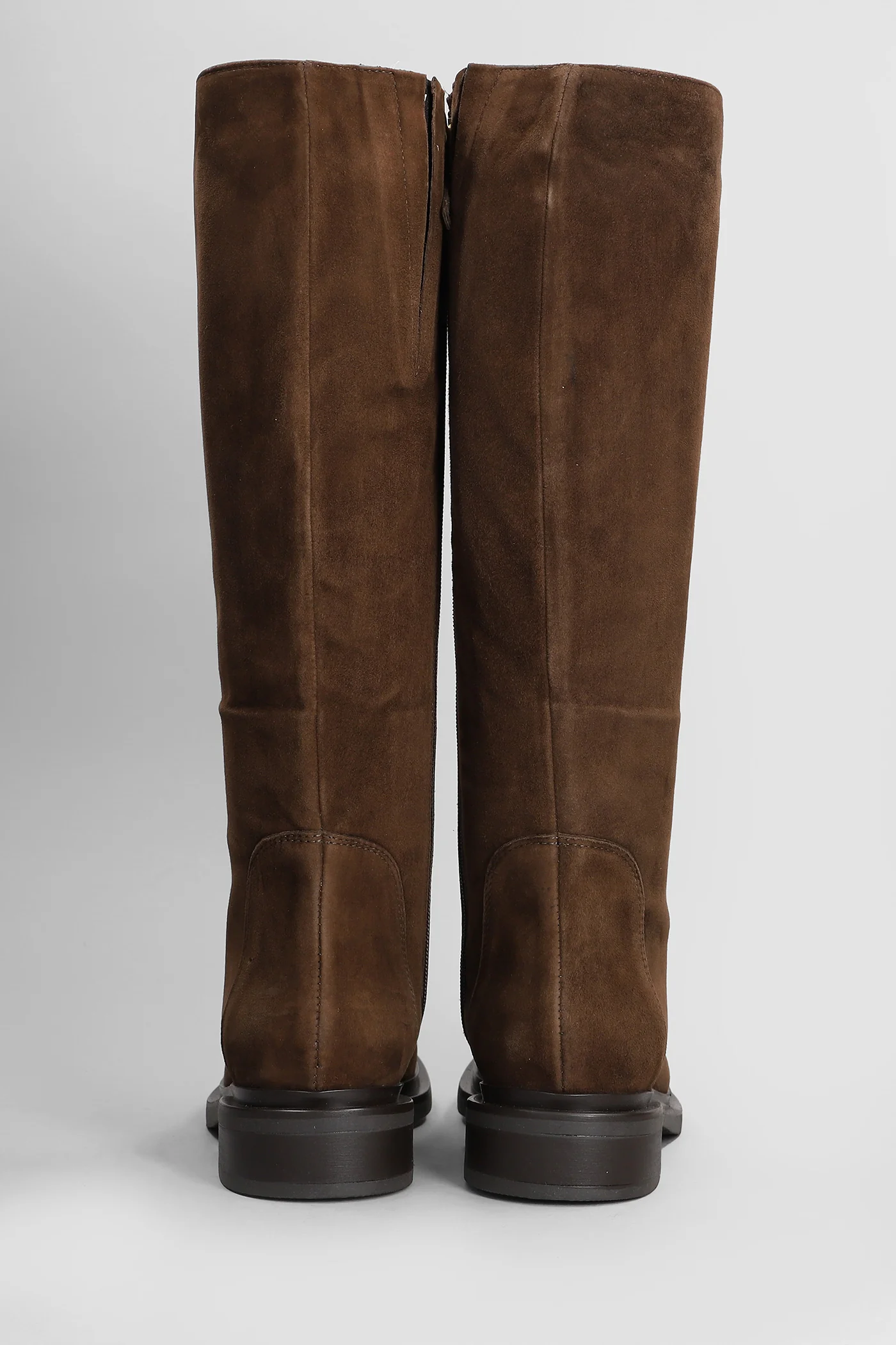 low heels boots in dark brown suede - Image 4
