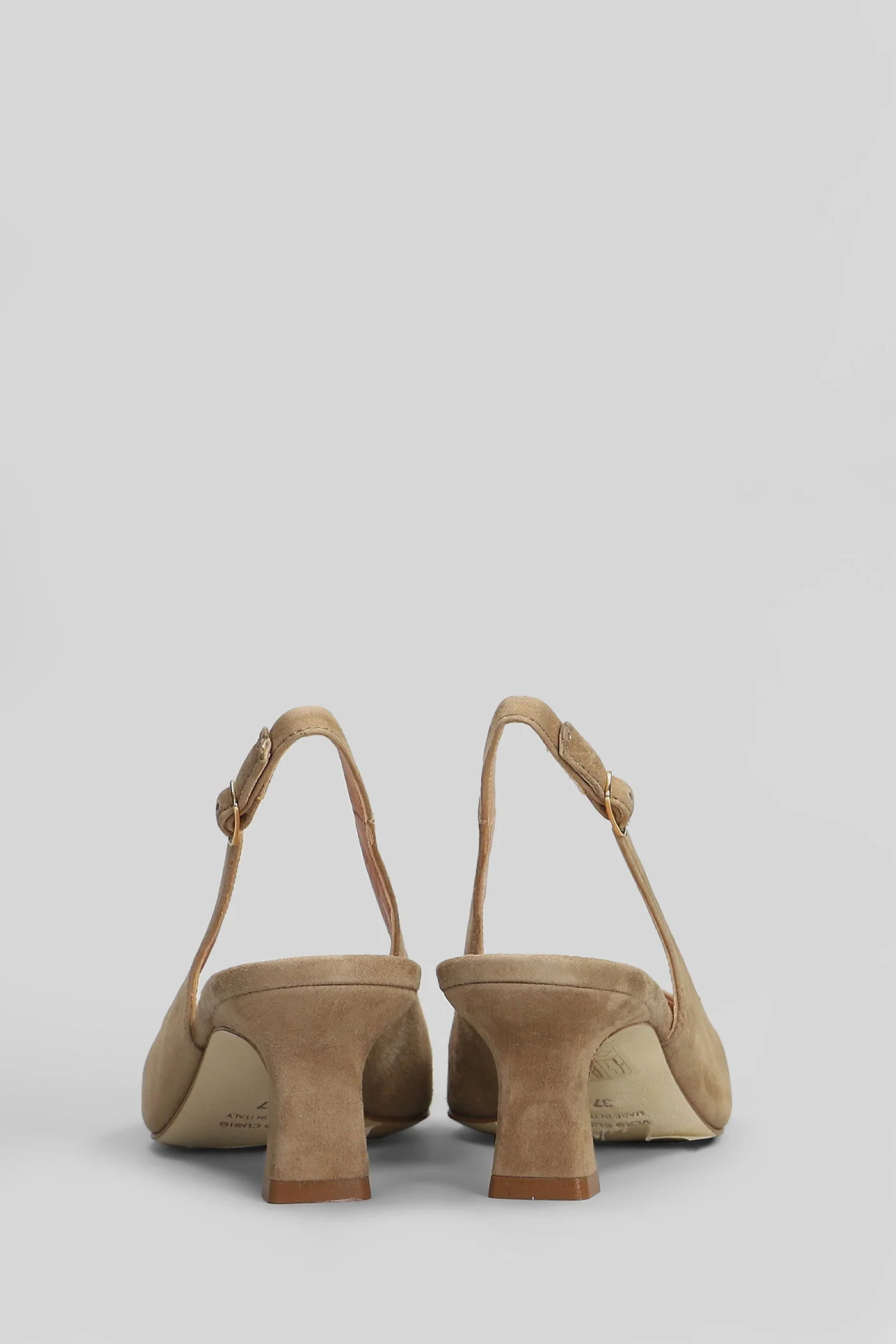 Pumps in beige suede - Image 4