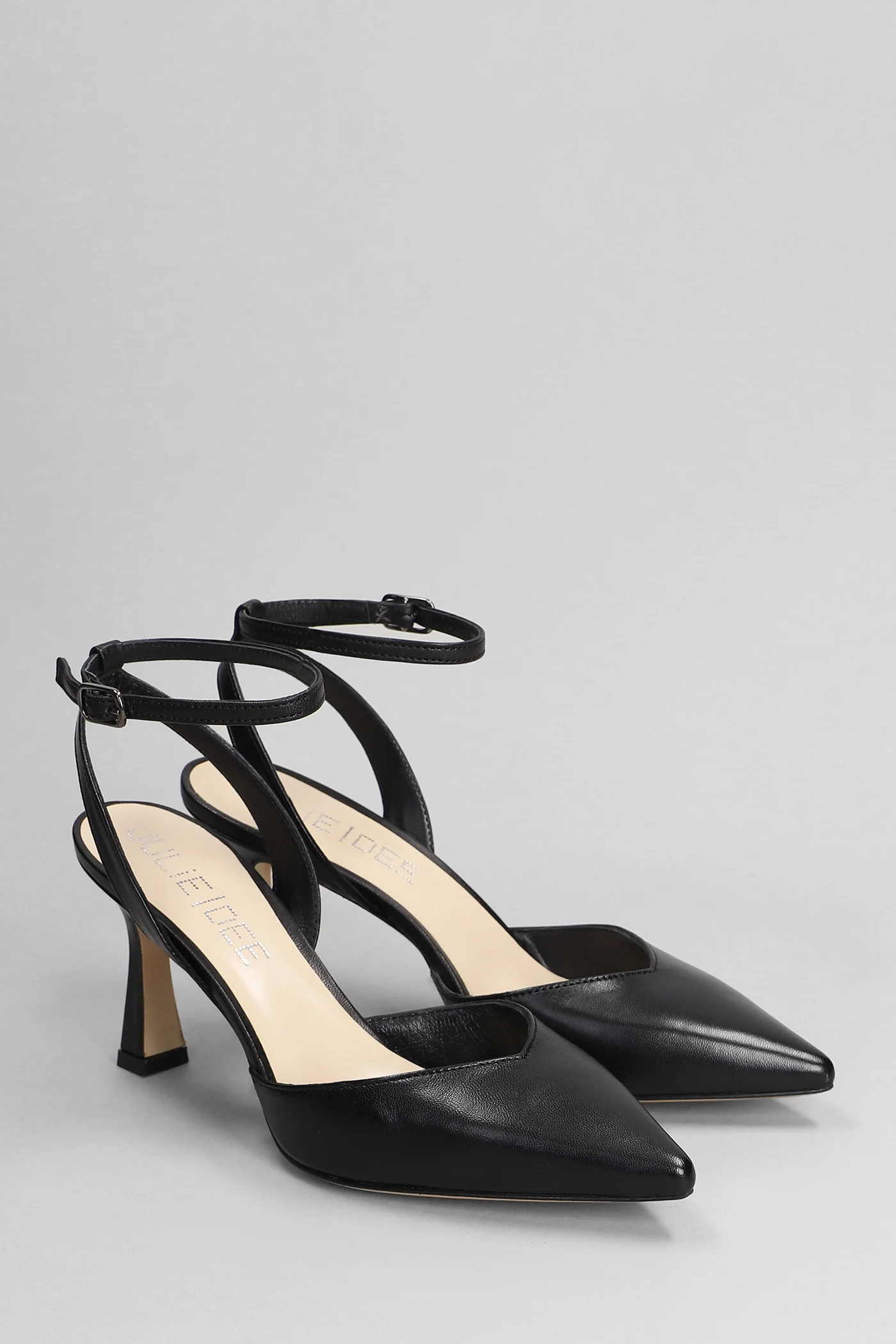 Pumps in black leather - Image 2