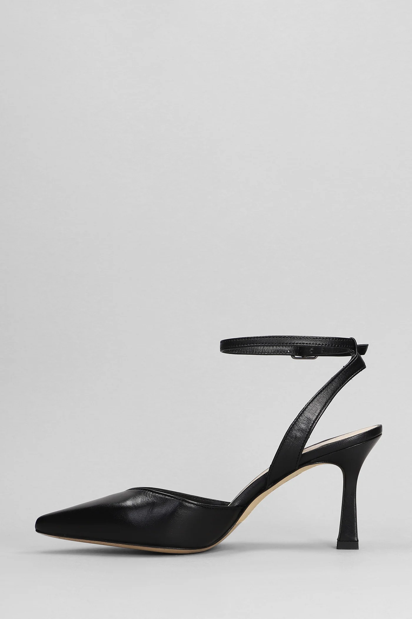 Pumps in black leather - Image 3