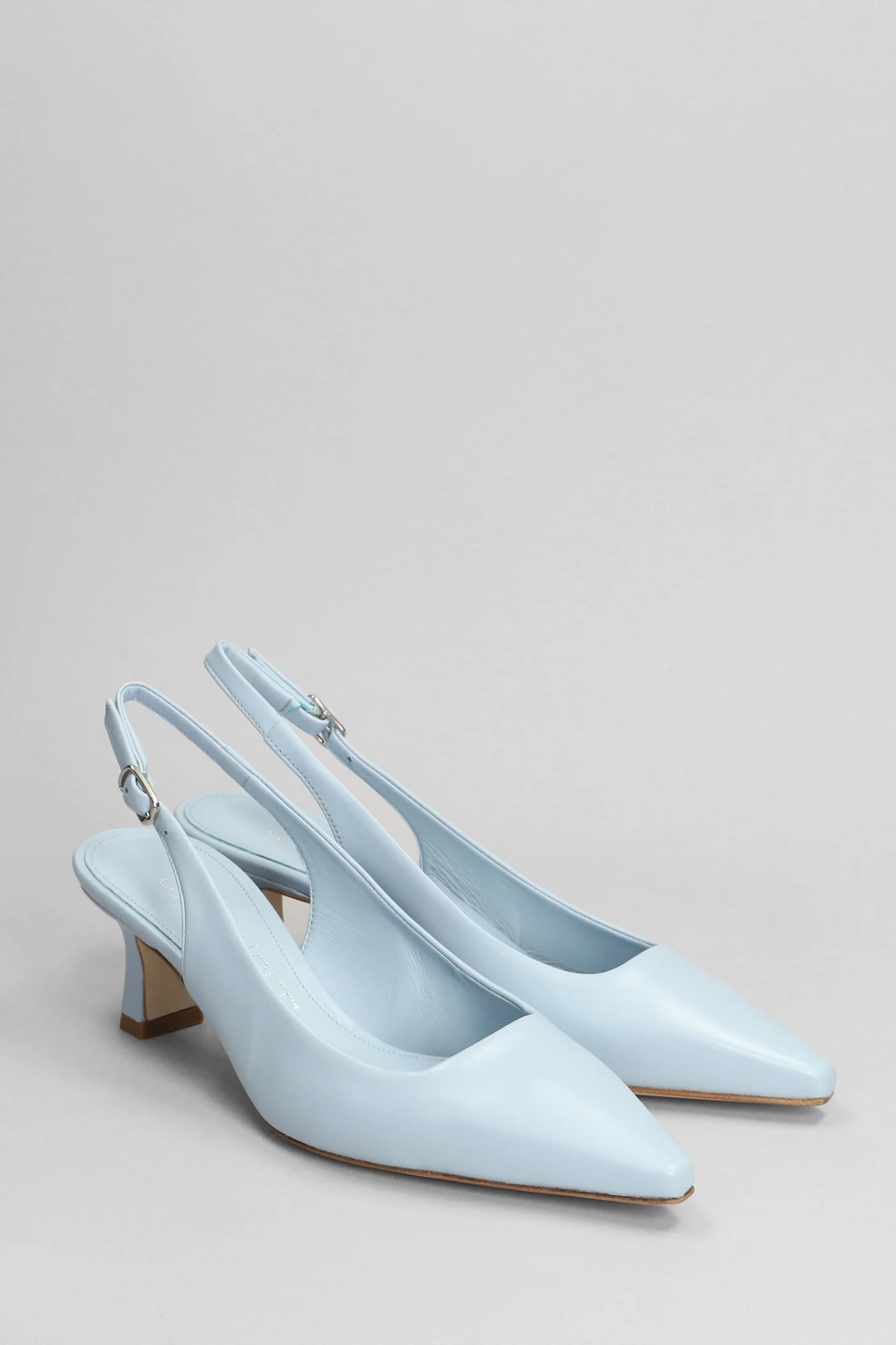 Pumps in cyan leather - Image 2
