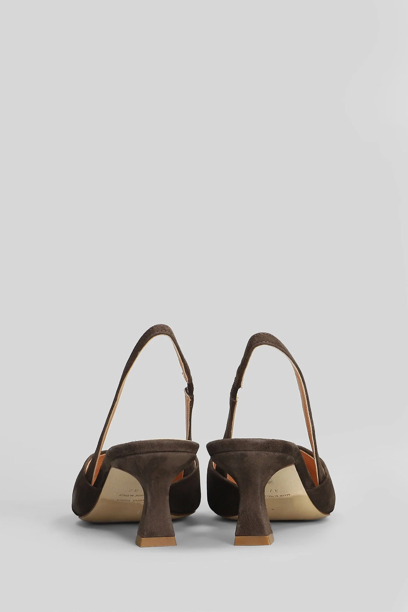 Pumps in dark brown suede - Image 4