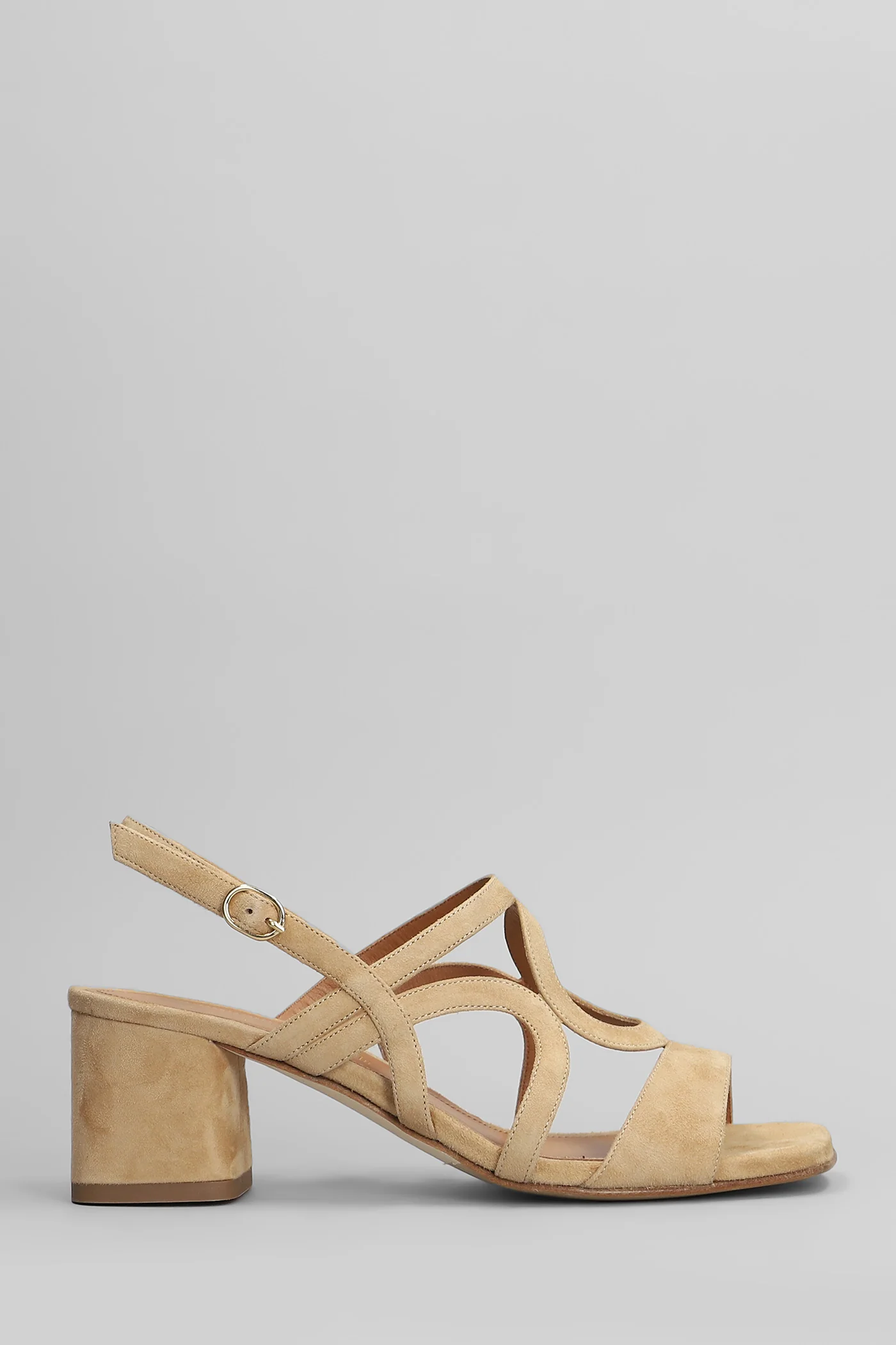 Sandals in beige suede