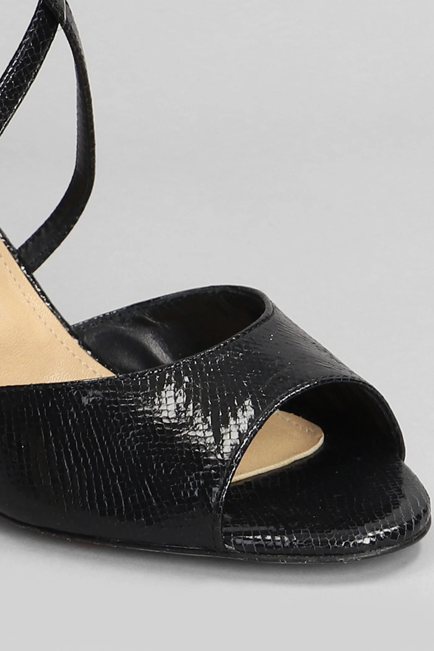 Sandals in black leather - Image 5