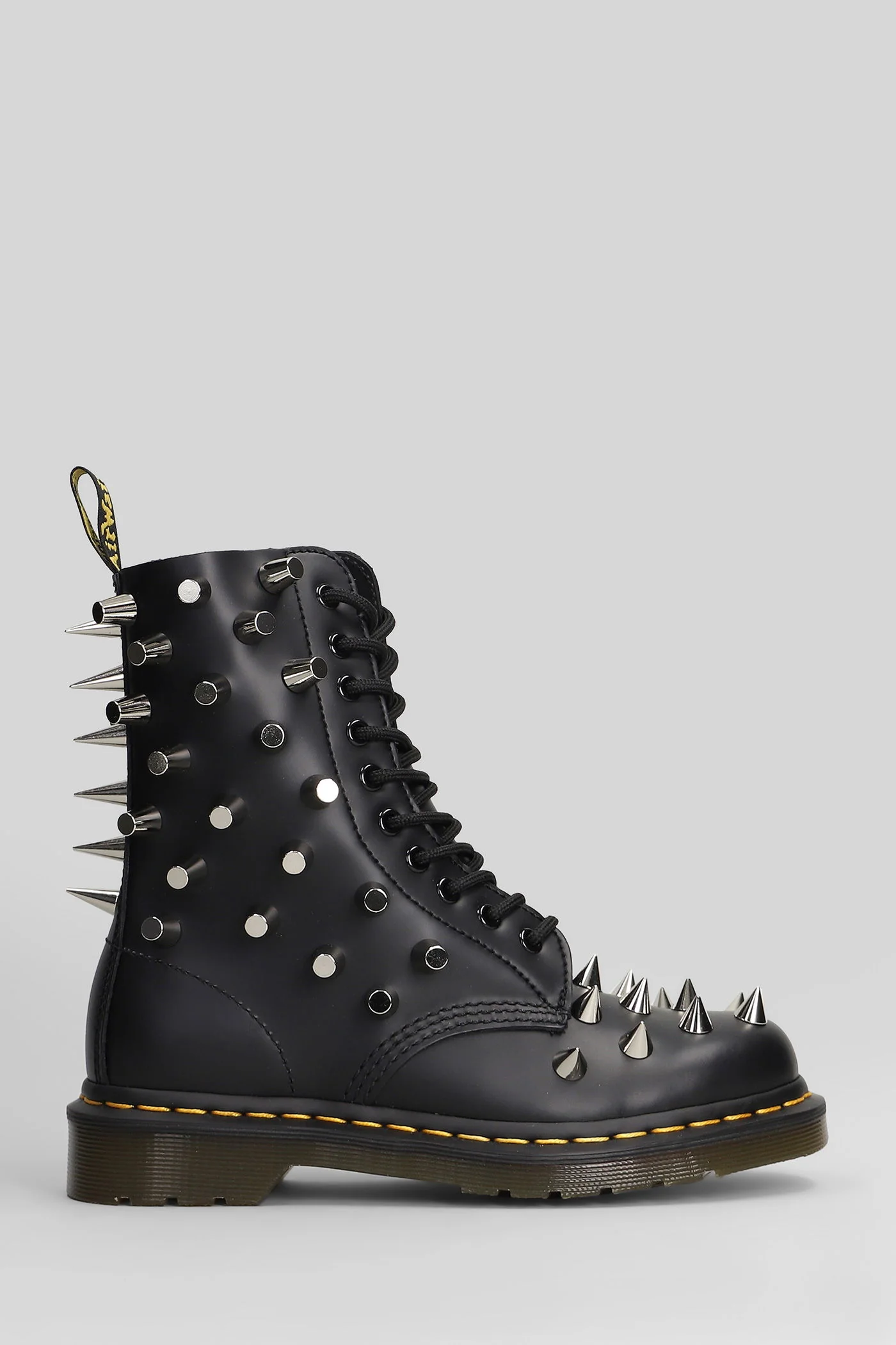 Combat boots in black leather