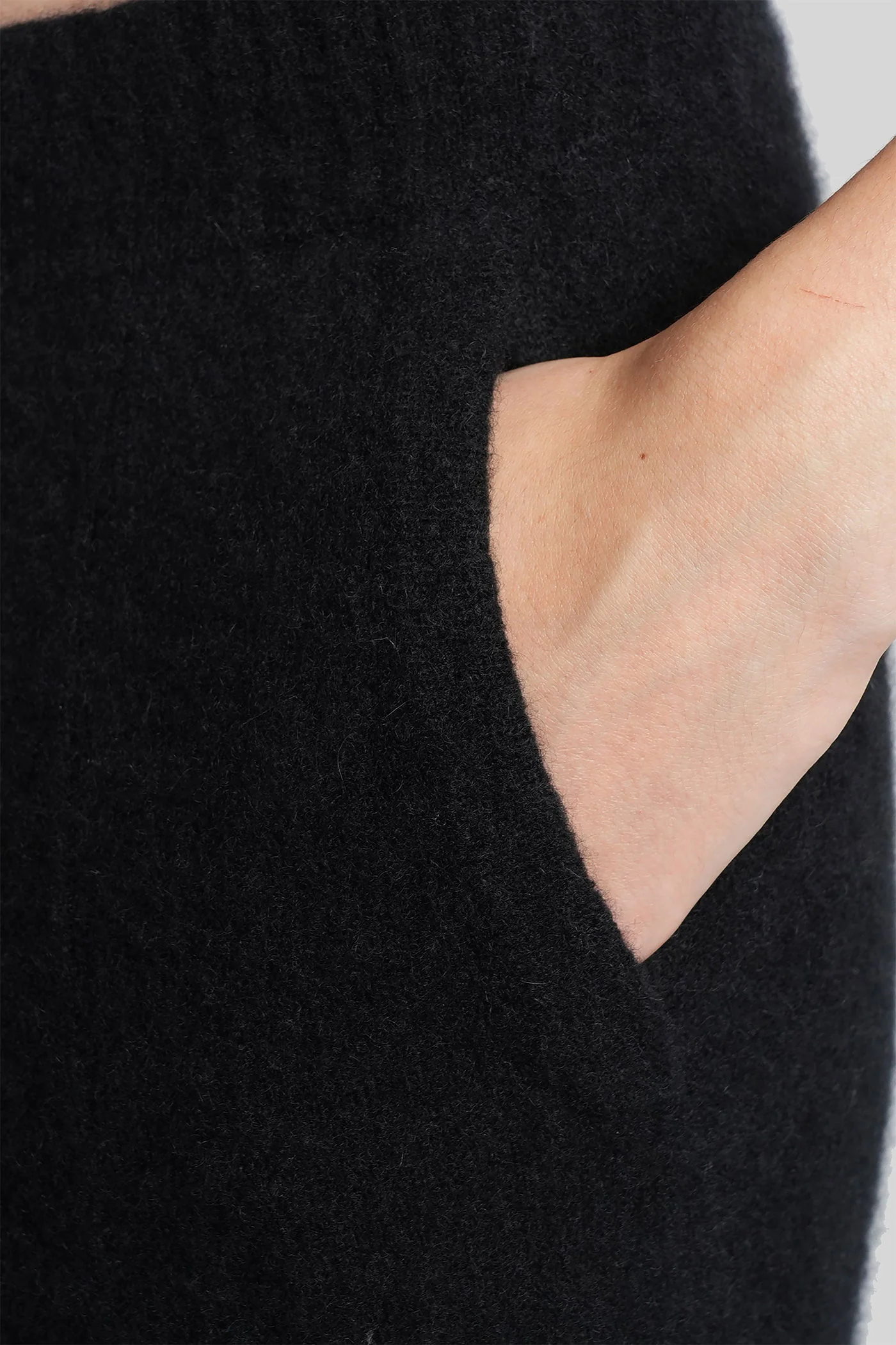 Pants in black wool - Image 10