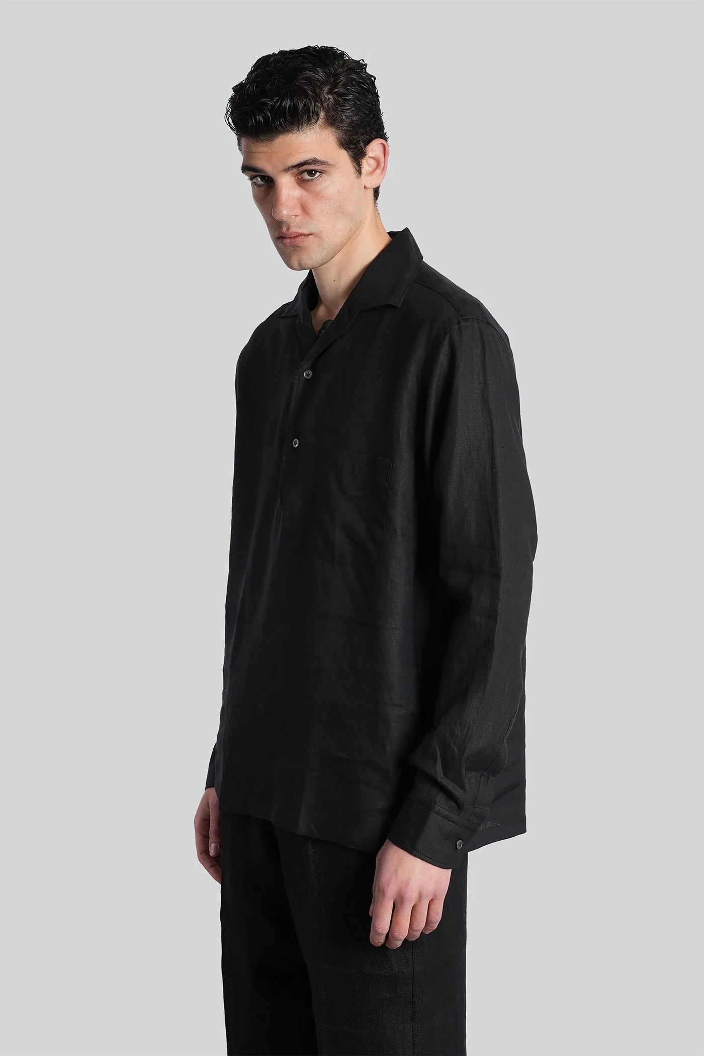 Shirt in black linen - Image 4