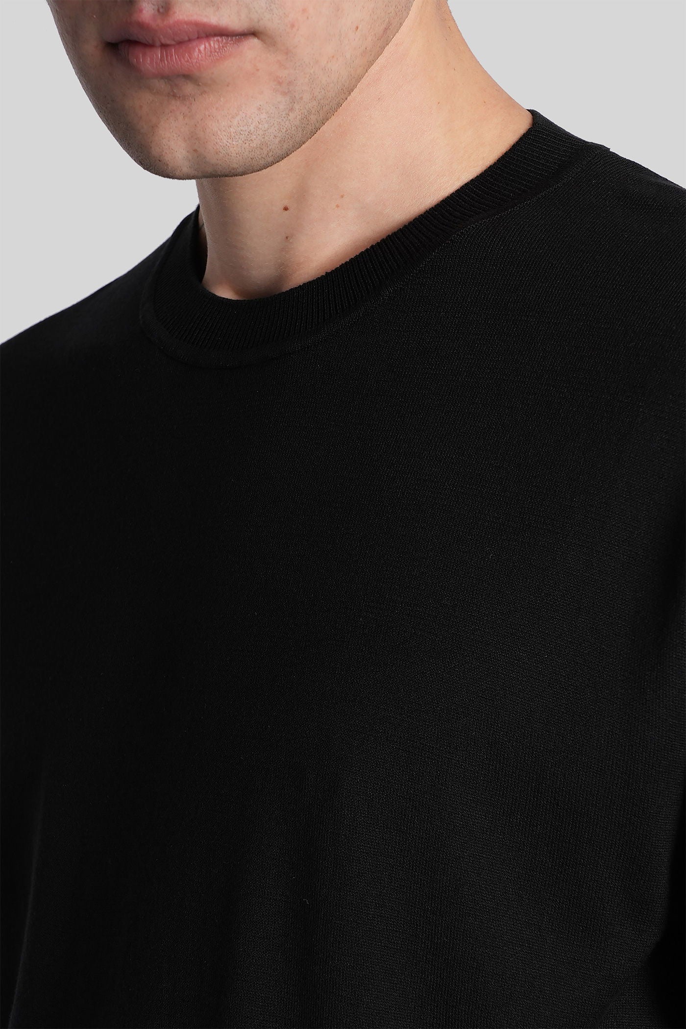 T-Shirt in black silk - Image 5