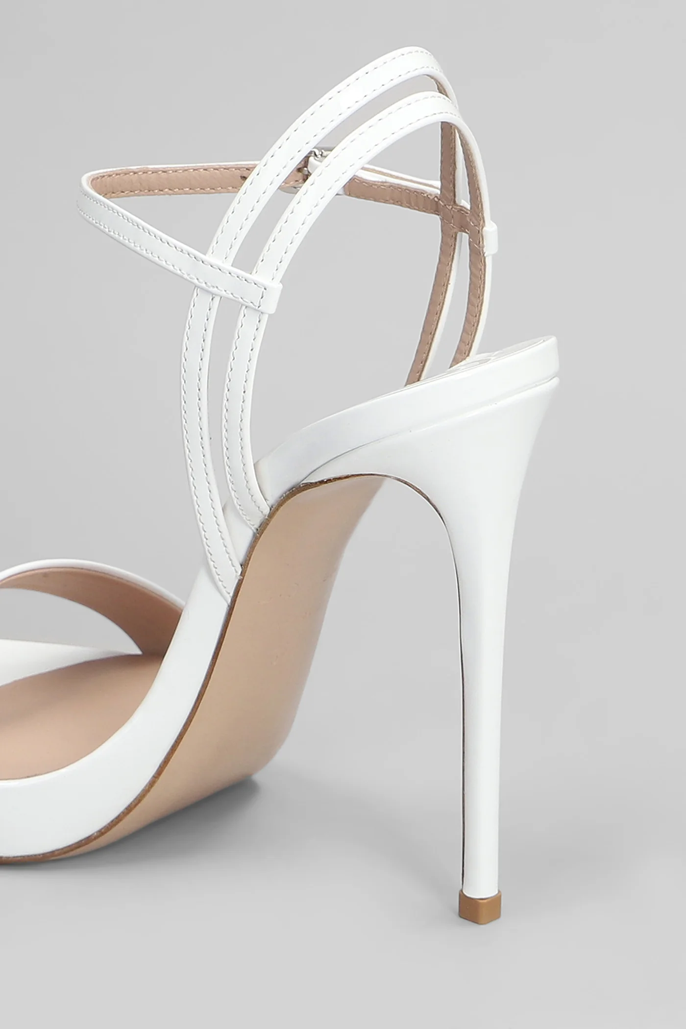 Gwen Sandals in white patent leather - Image 5