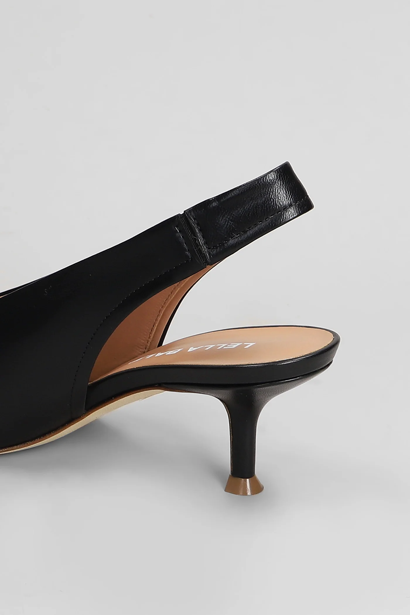 Pumps in black leather - Image 5