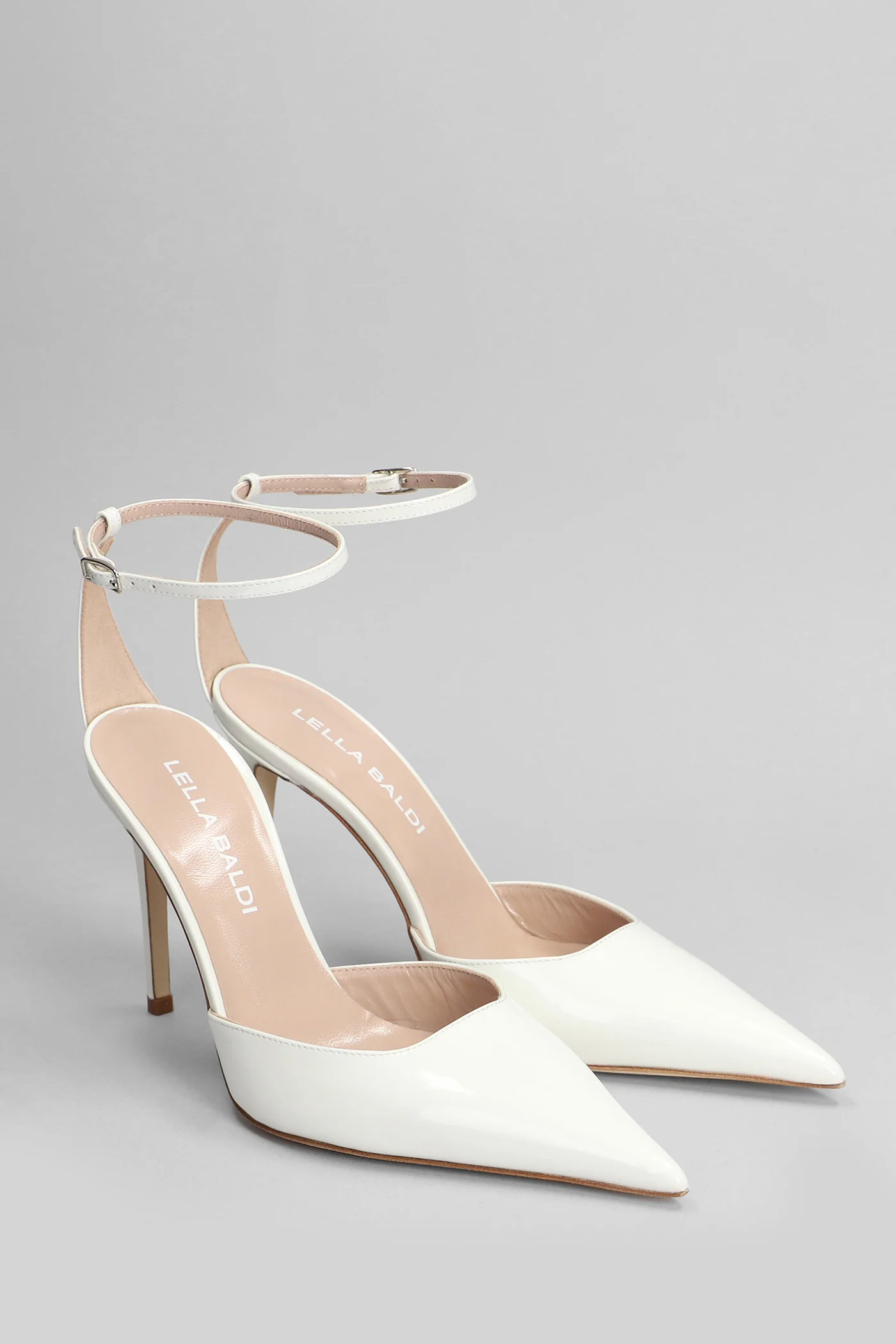 Pumps in white patent leather - Image 2