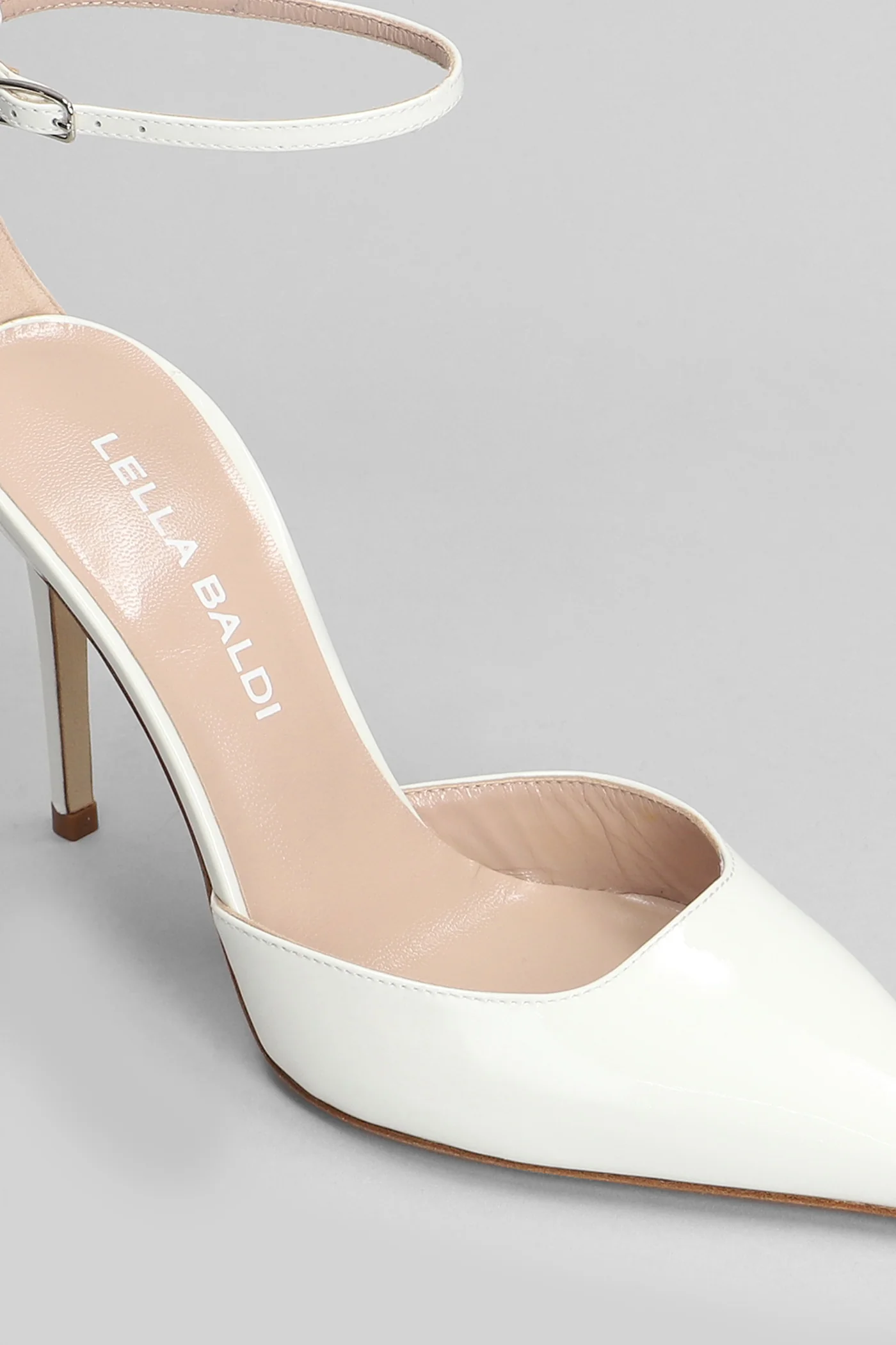 Pumps in white patent leather - Image 5