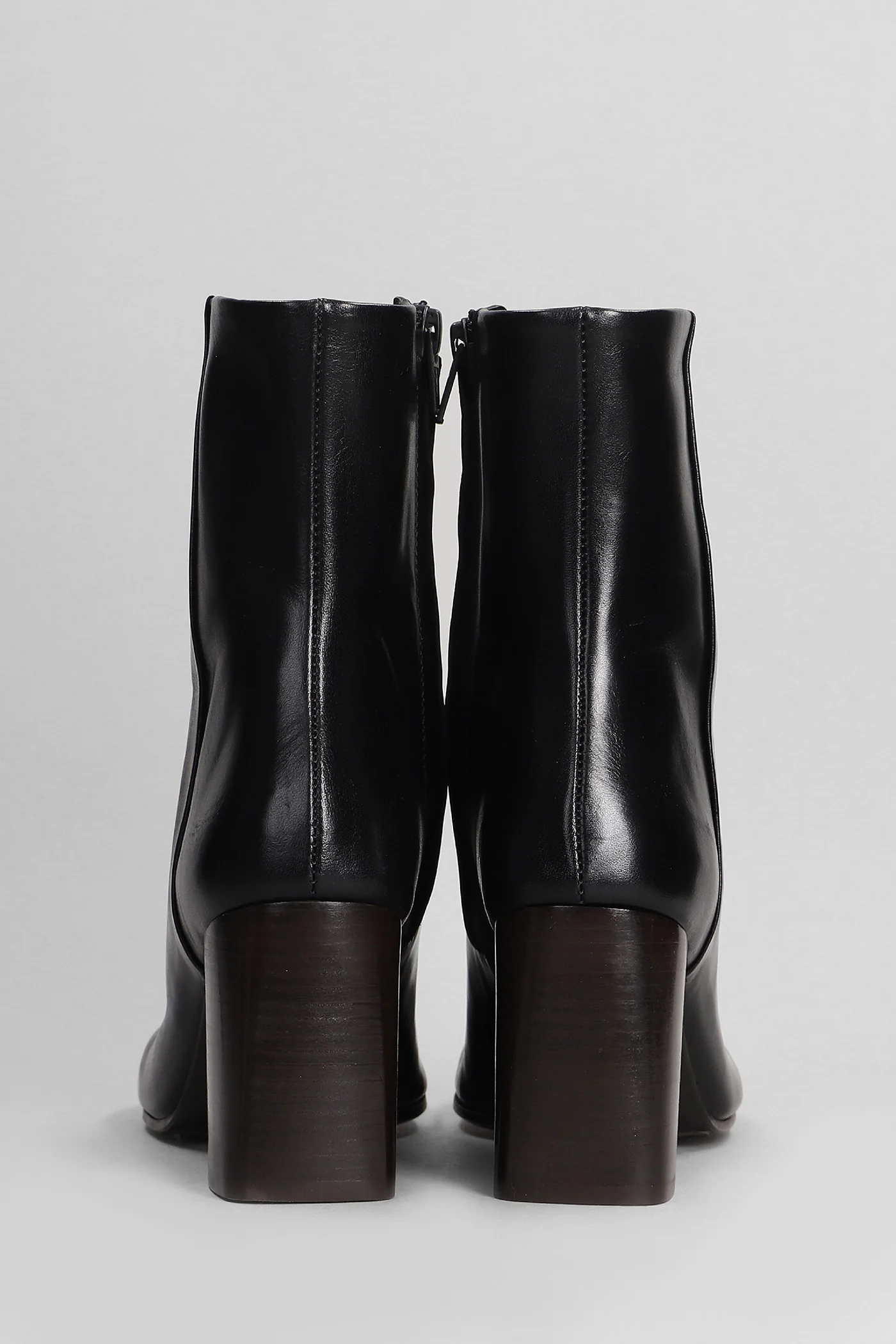 Ankle boots in black leather - Image 4