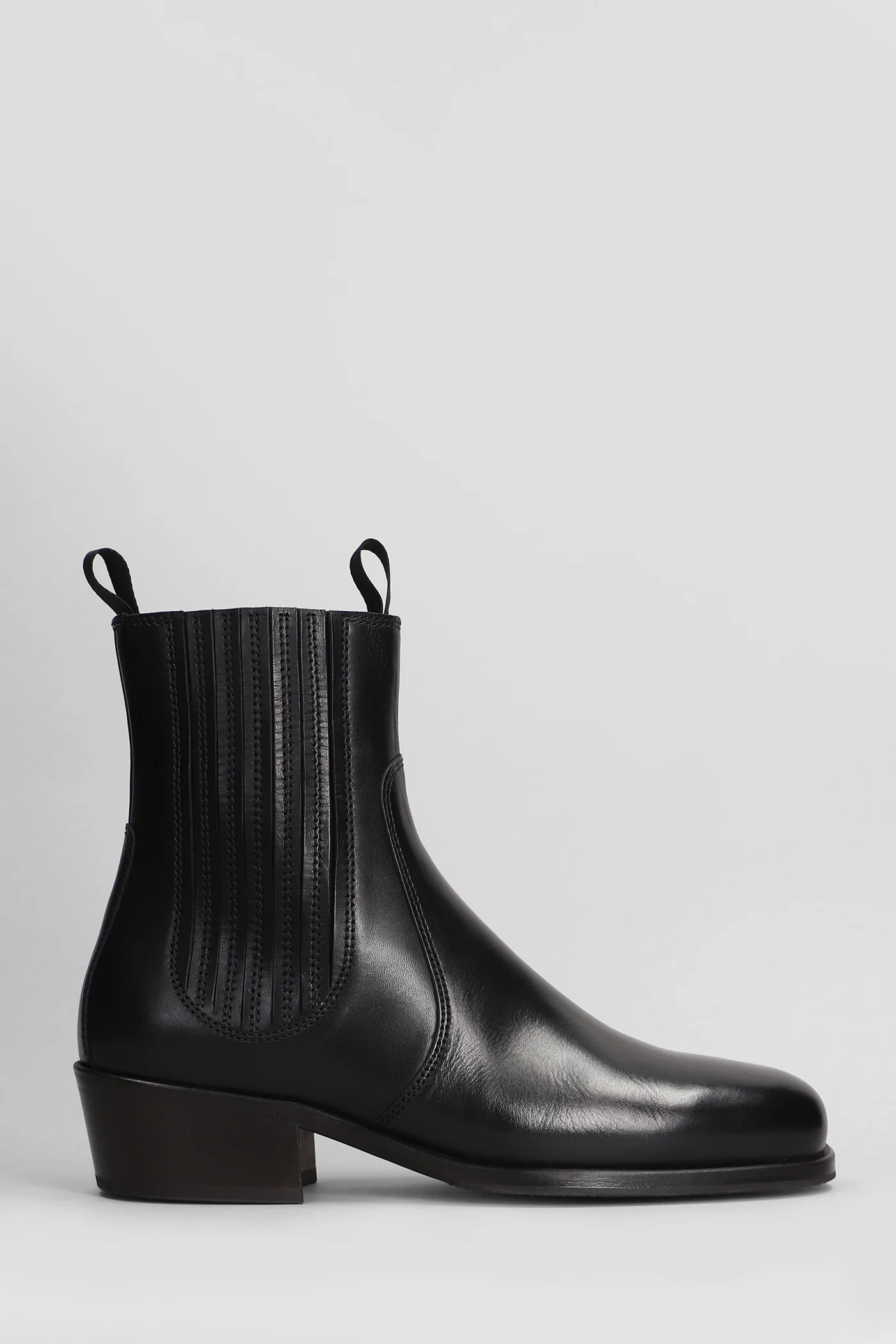 Ankle boots in black leather