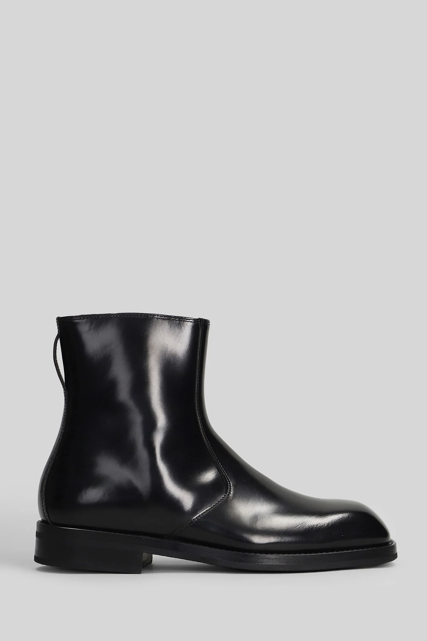 Ankle boots in black leather