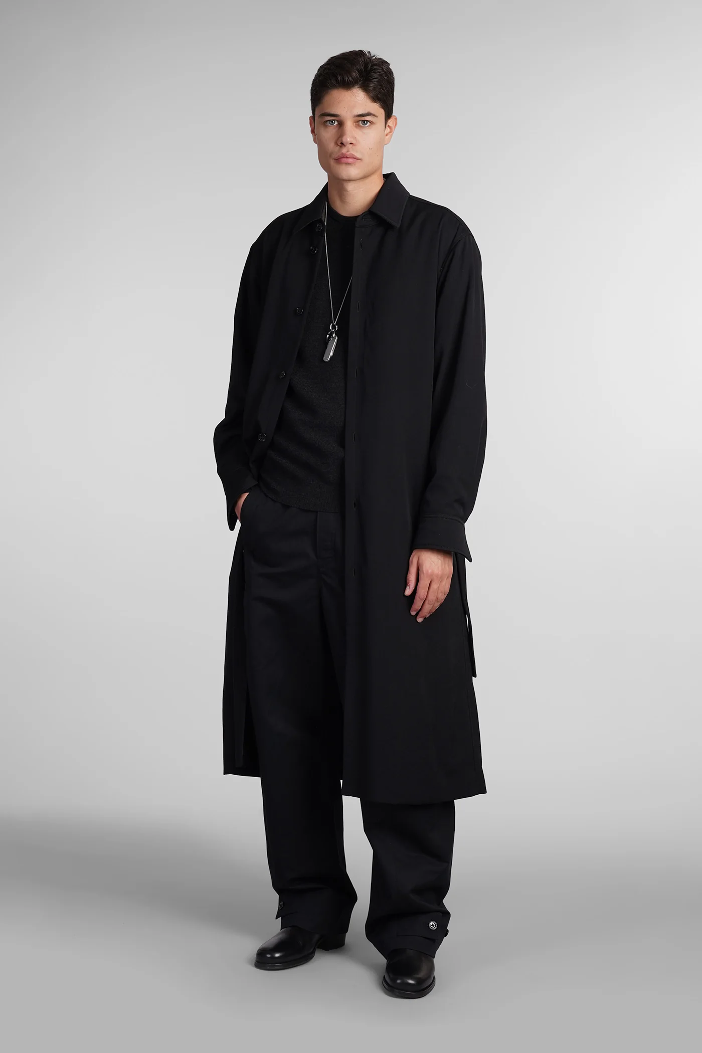 Coat in black wool - Image 2