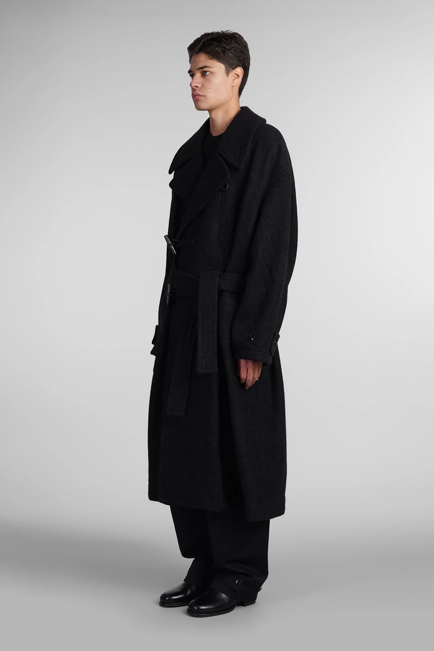 Coat in black wool - Image 4