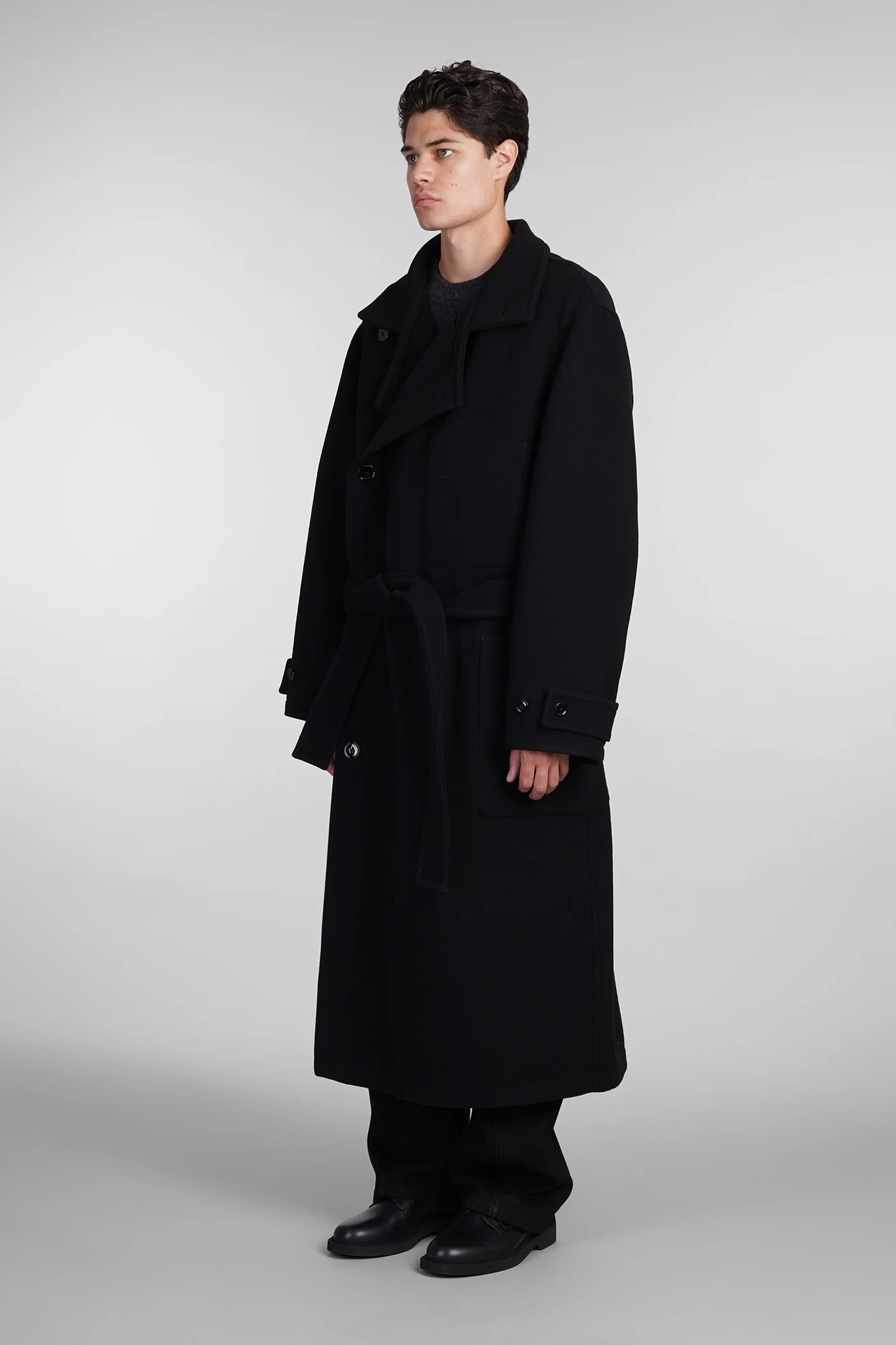 Coat in black wool - Image 4