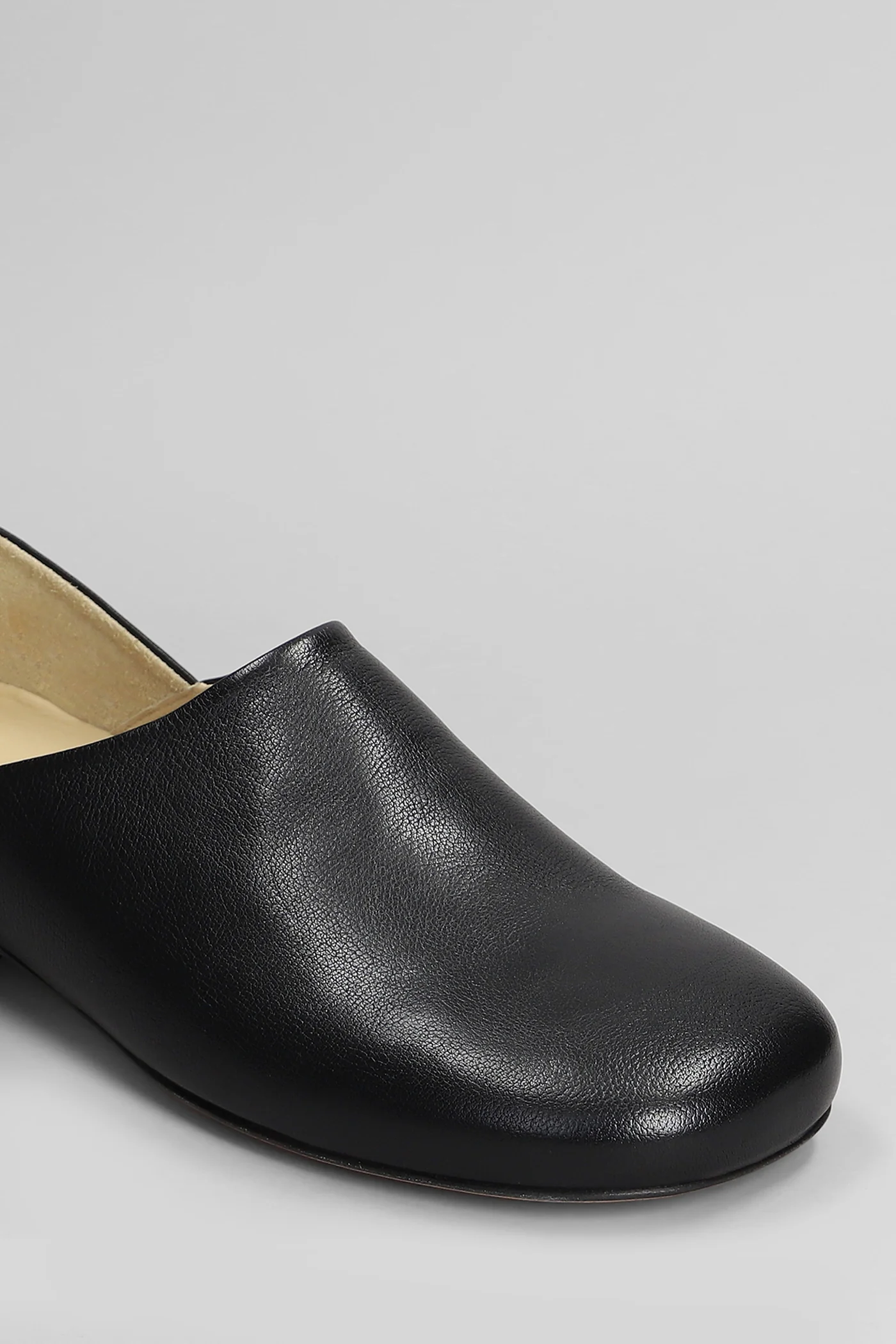 Loafers in black leather - Image 5