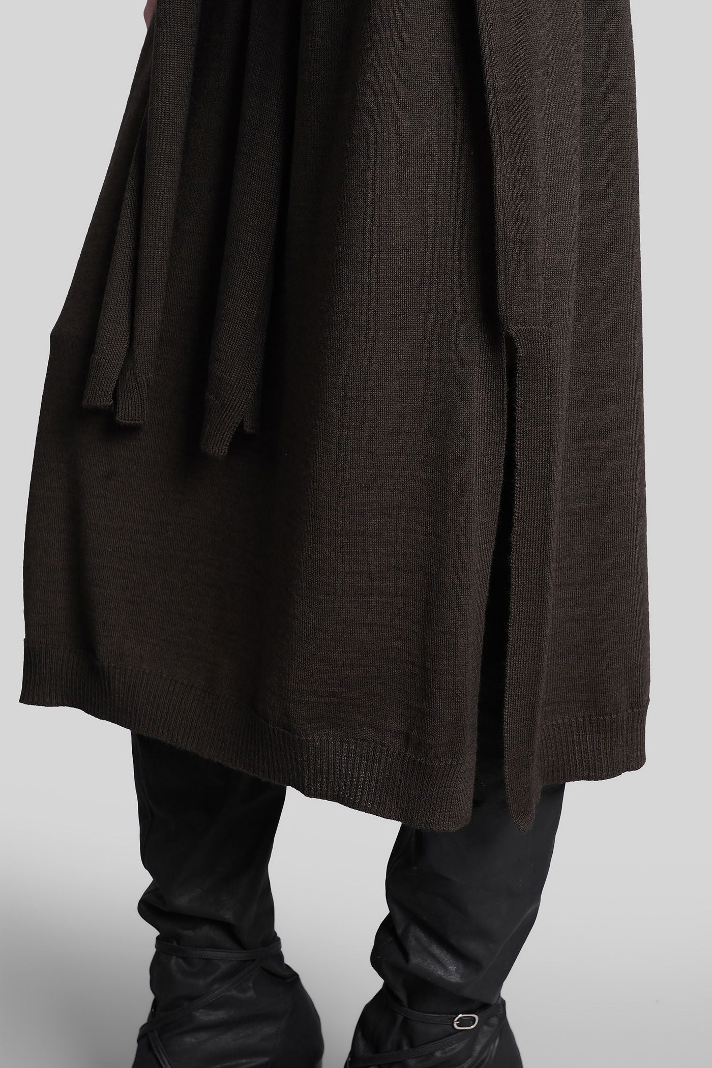 Long dress in brown acrylic - Image 5