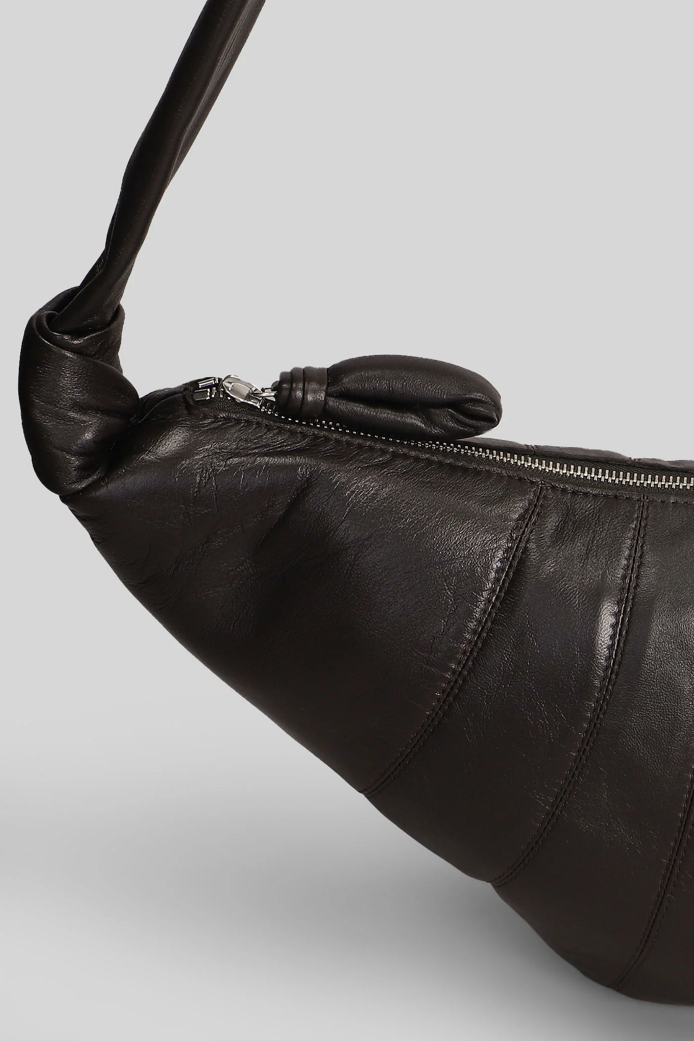 Medium croissant Shoulder bag in brown leather - Image 4