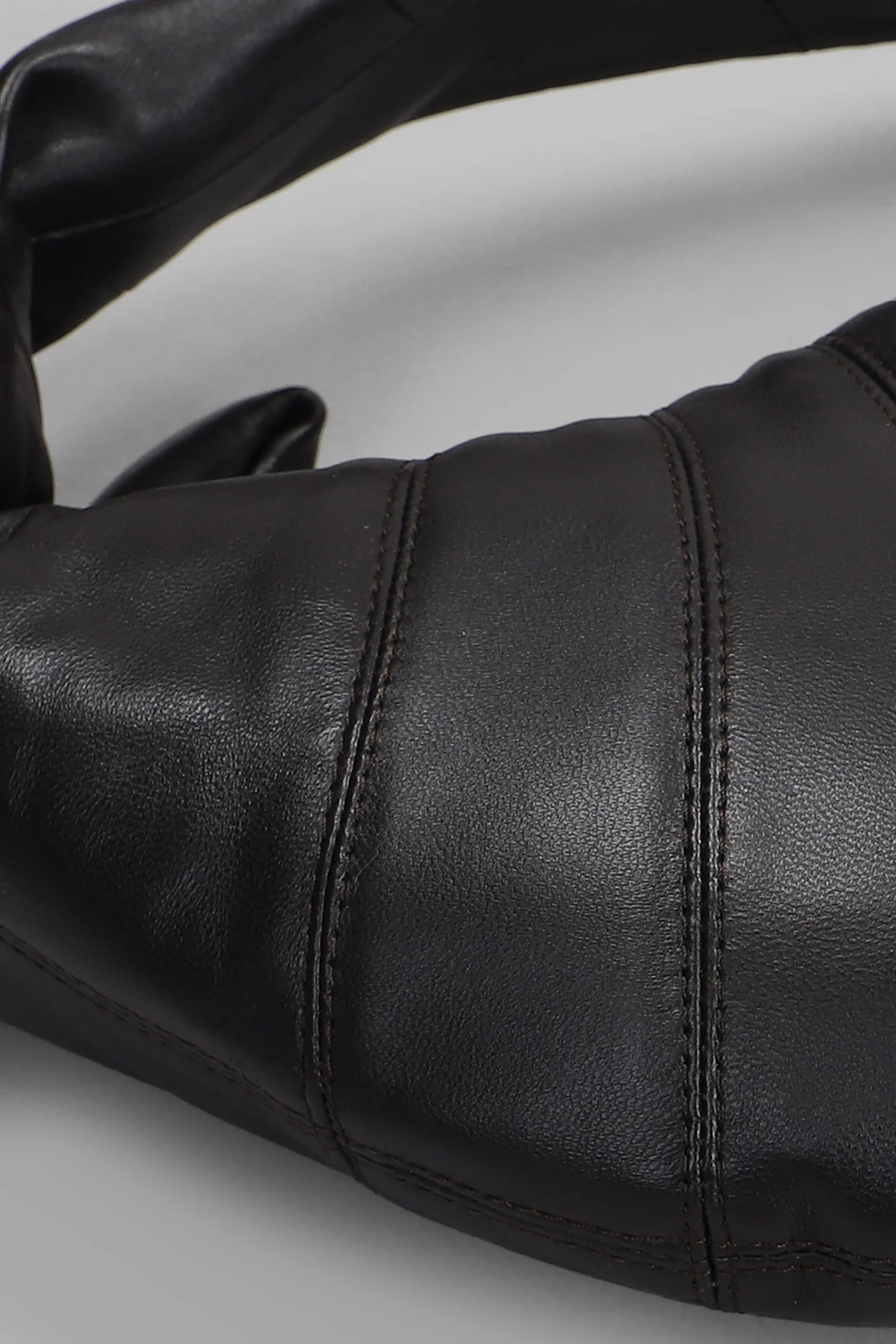 Mini croissant Hand bag in brown leather - Image 4