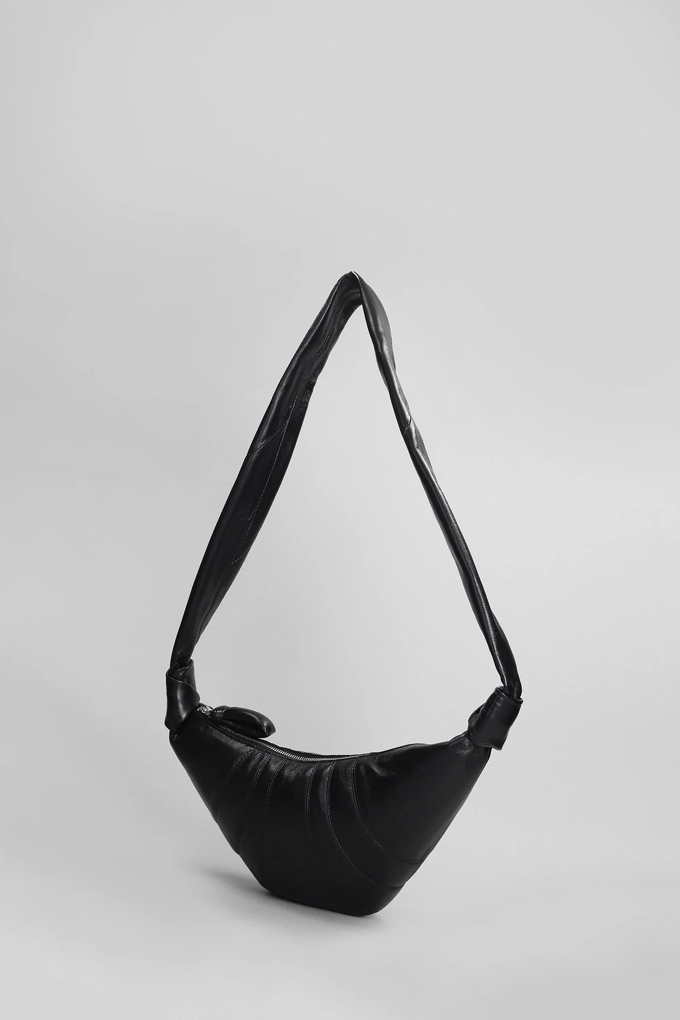 Small croissant Shoulder bag in black leather - Image 3