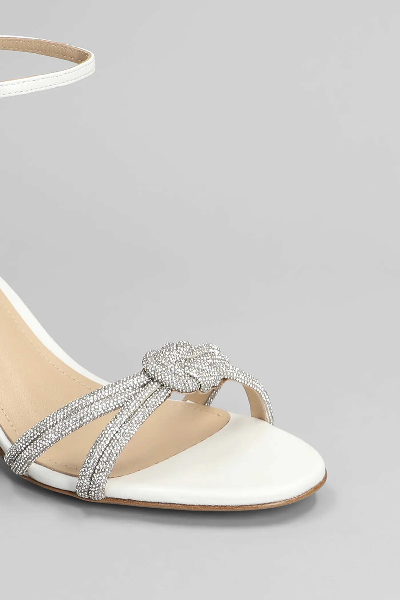 Sandals in white leather - Image 5